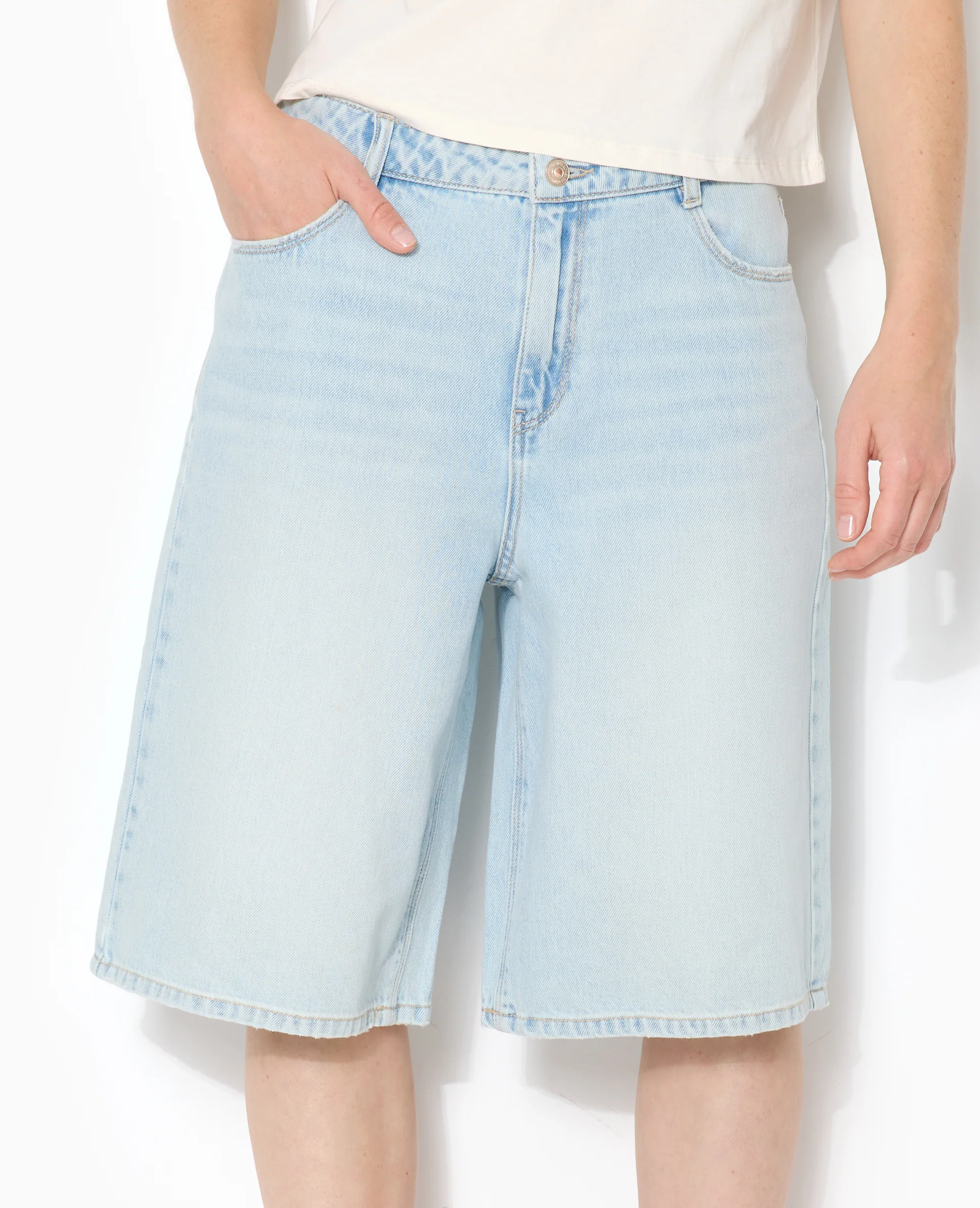 Bermuda en jean loose taille regular - Image 7