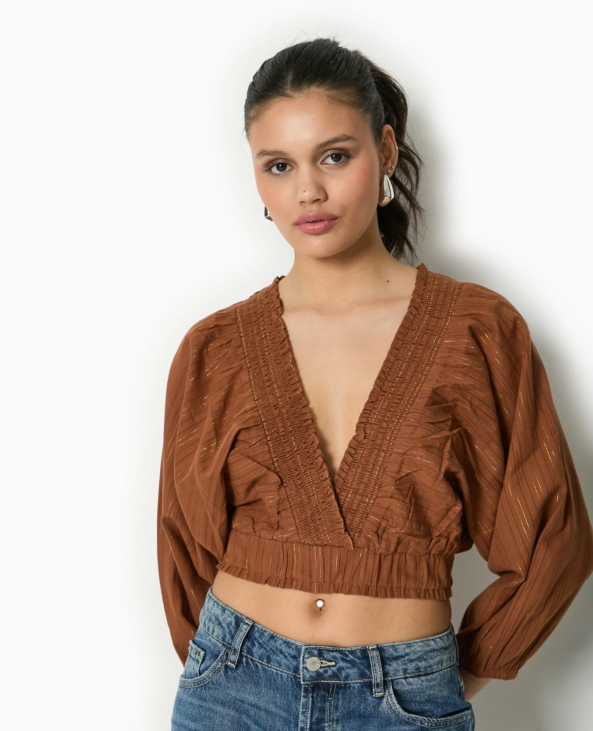 Blouse décolletée avec manches chauve-souris - Image 5