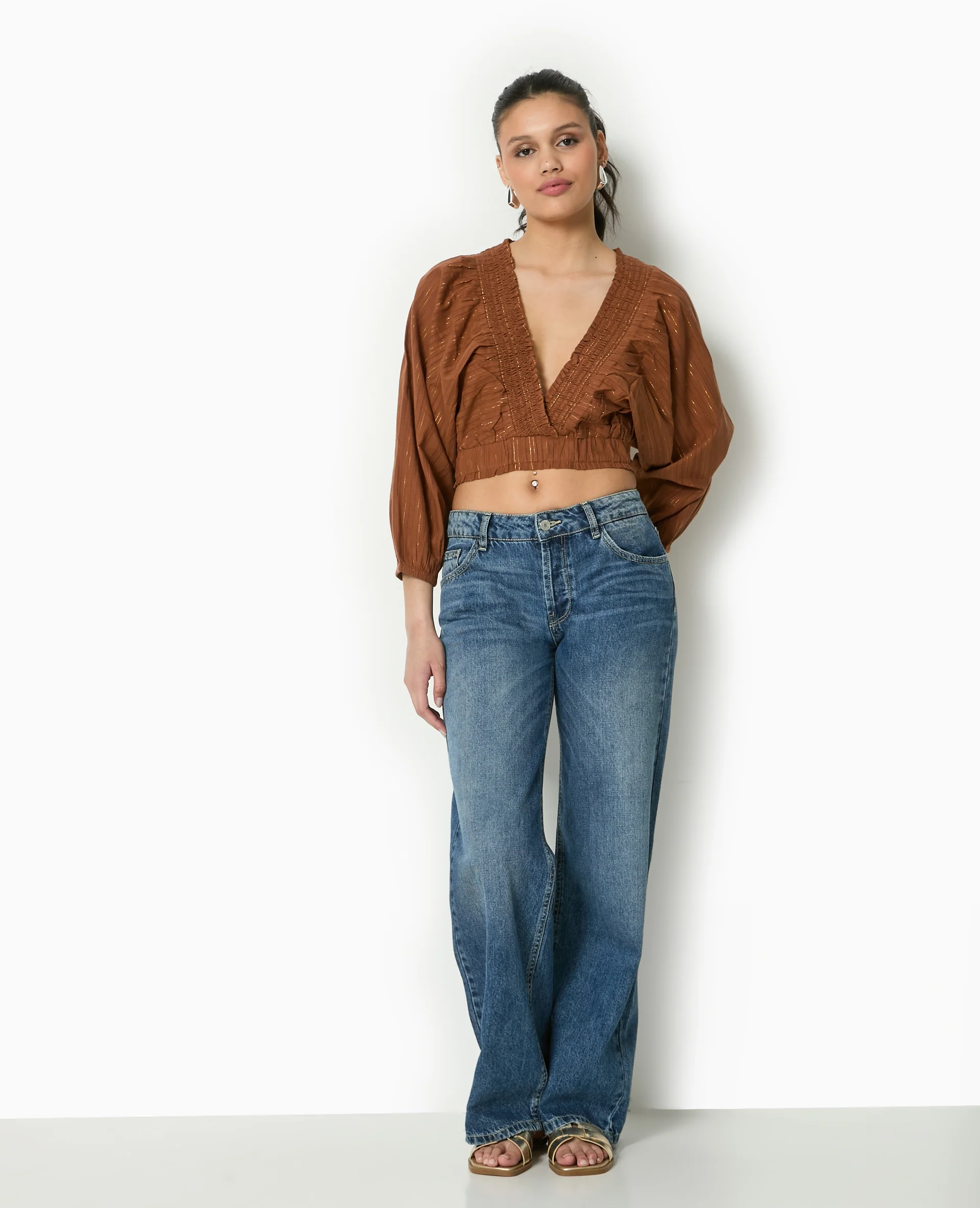 Blouse décolletée avec manches chauve-souris - Image 7