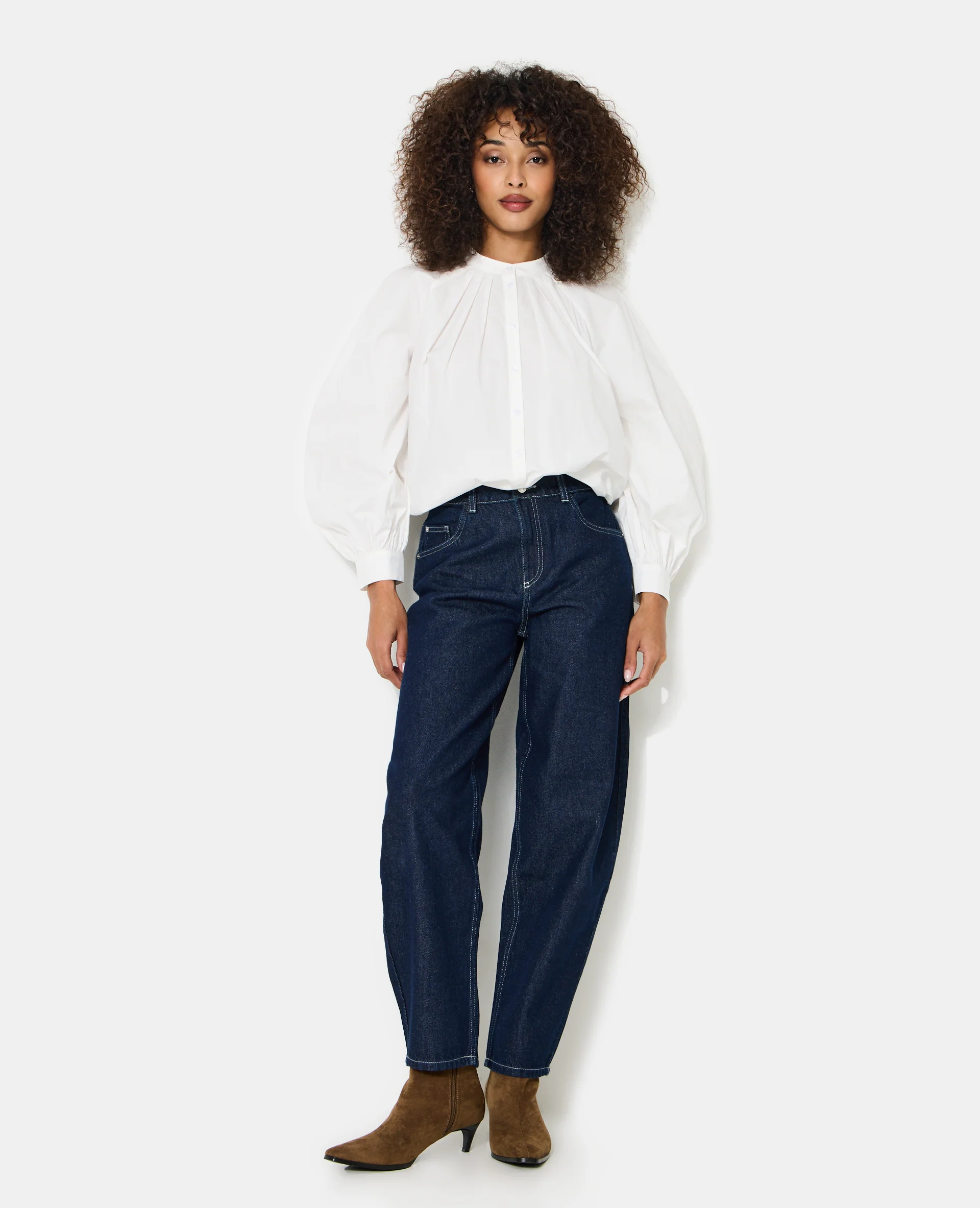 Blouse en popeline avec pinces et manches ballons - Image 7