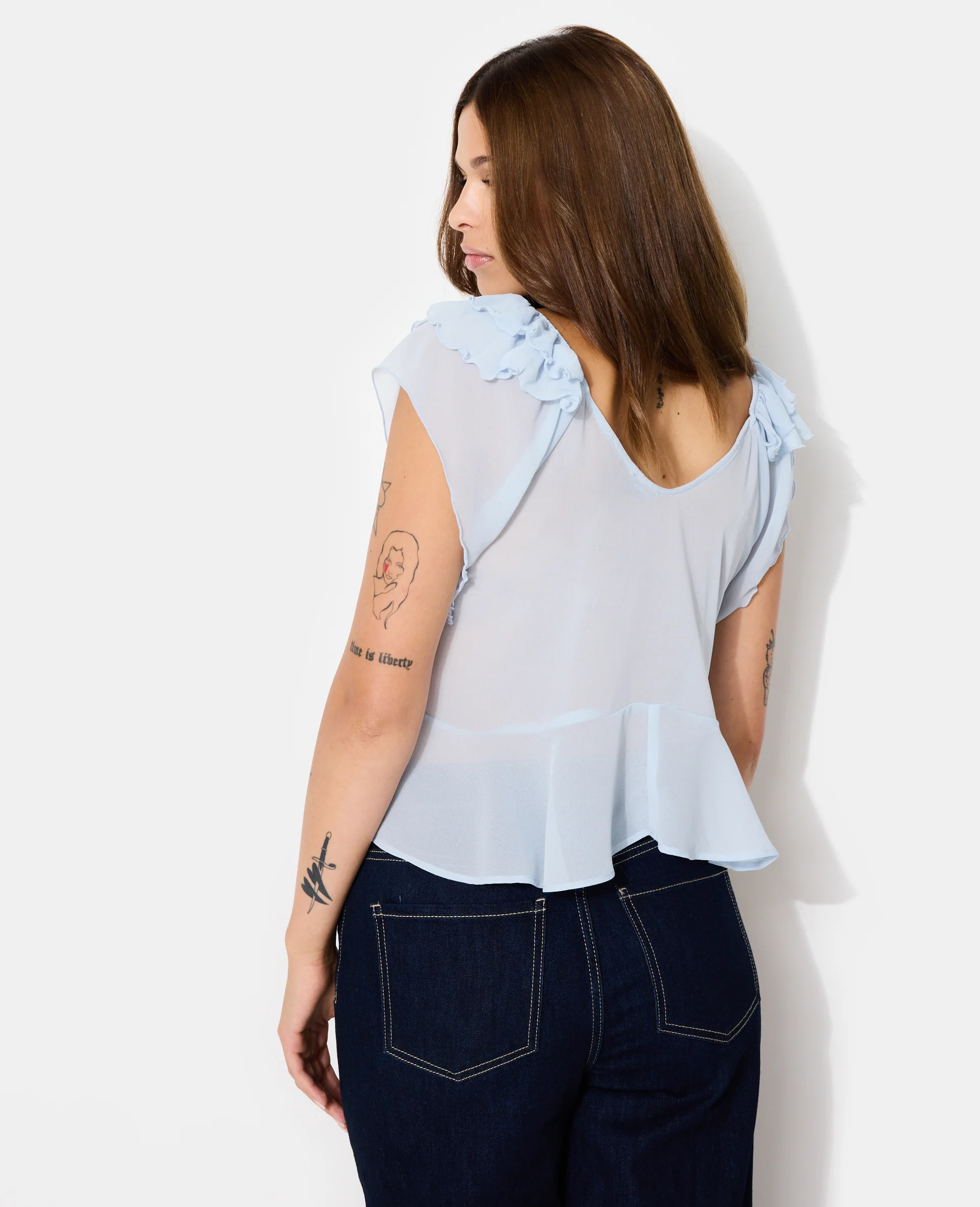 Blouse en voile avec volants et nouettes - Image 6