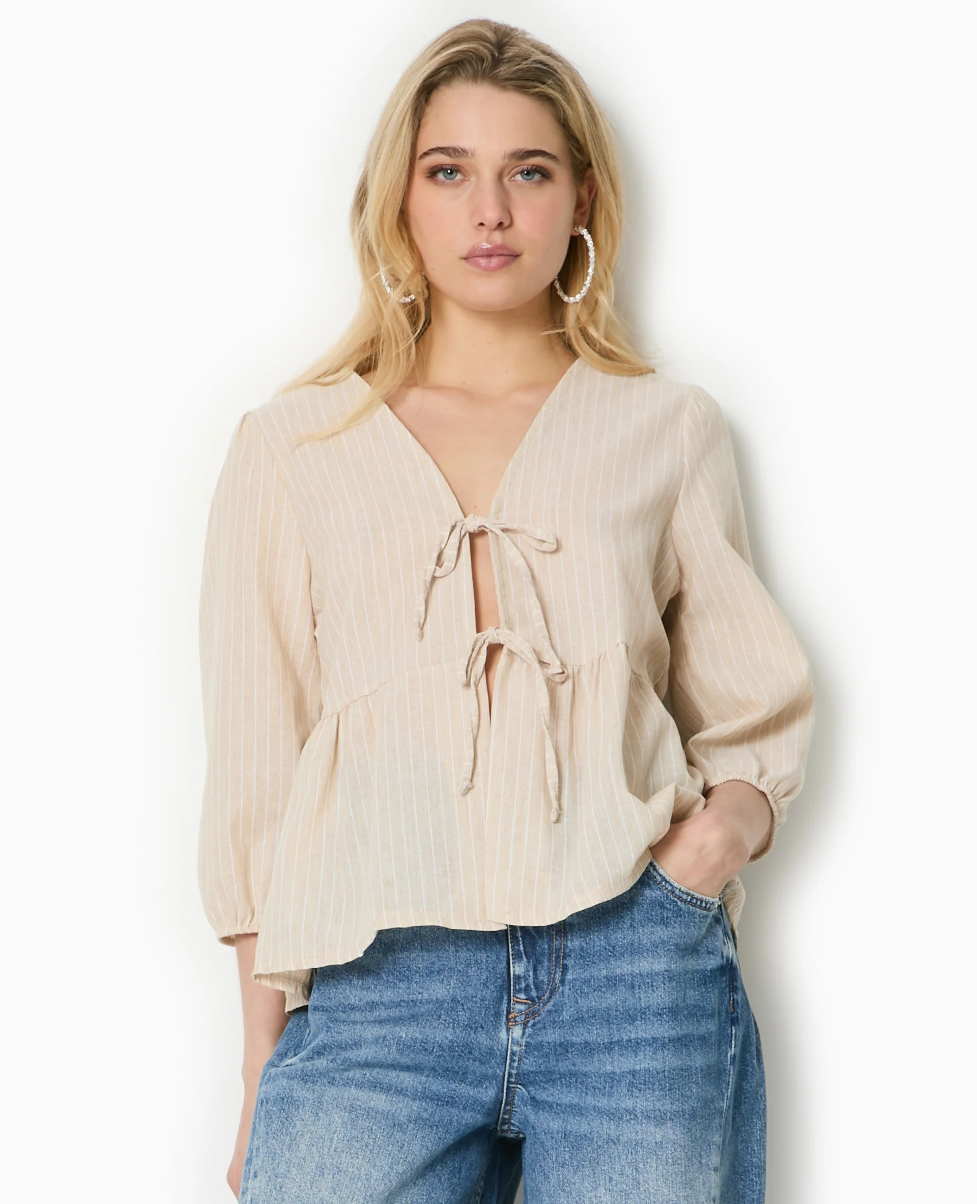 Blouse rayée avec nouettes et manches bouffantes - Image 5