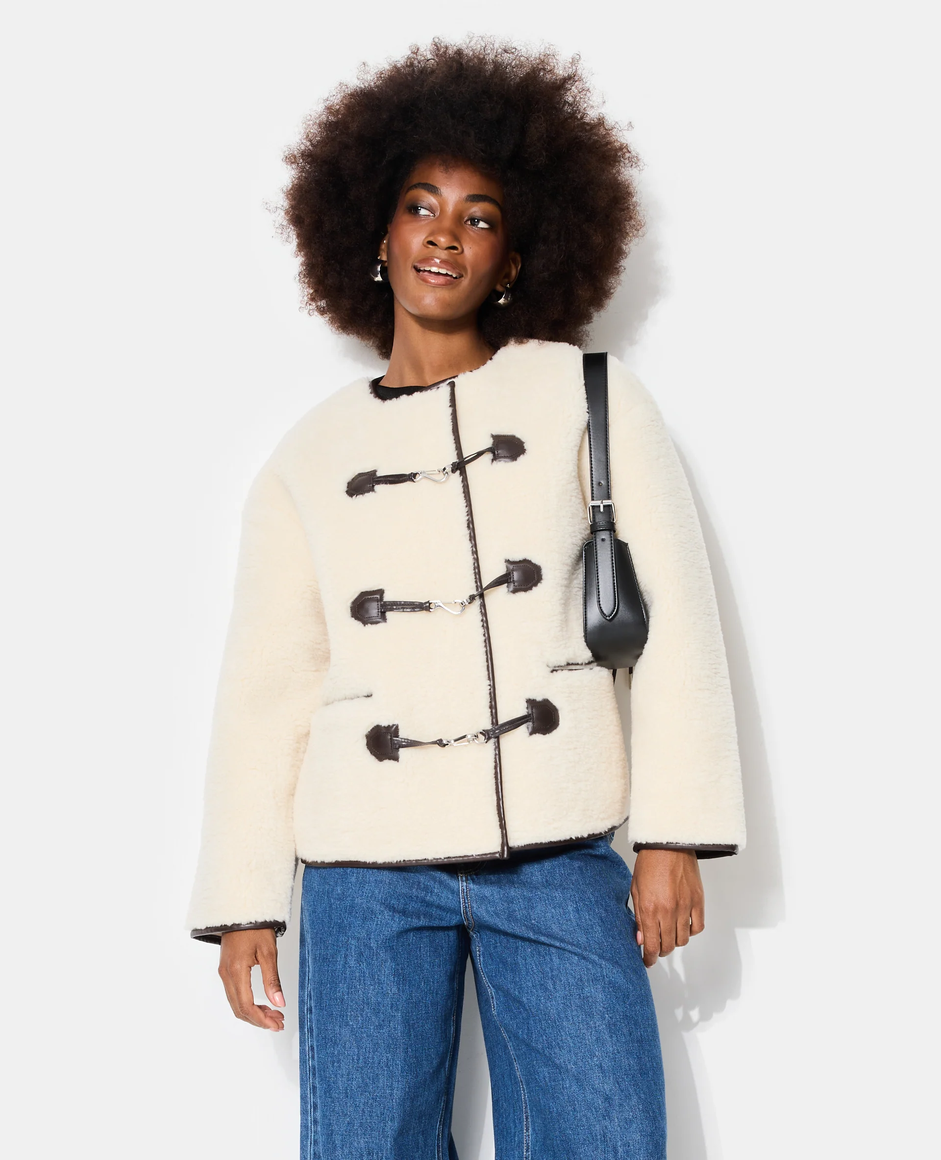 Blouson droit en sherpa avec attaches mousqueton - Image 8