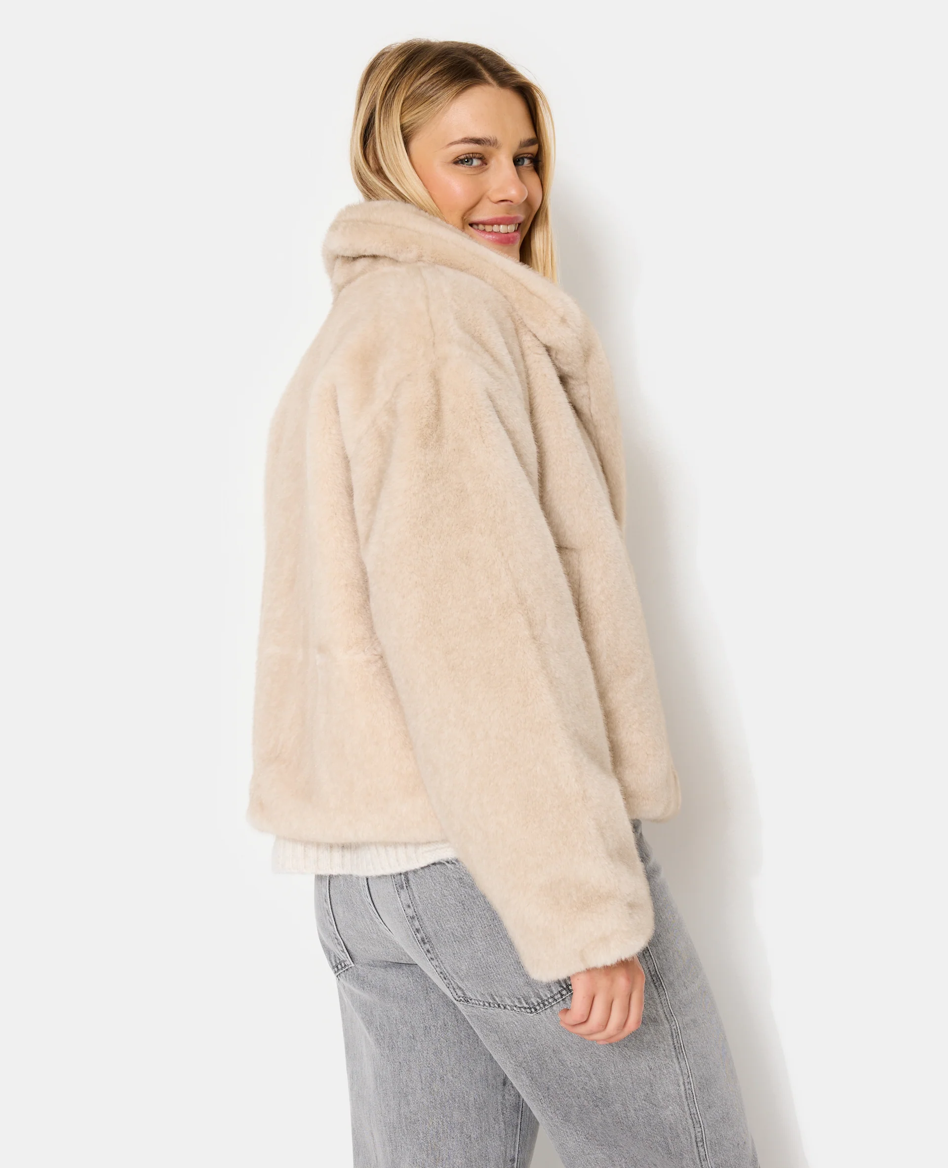 Blouson fausse fourrure avec grand col - Image 6