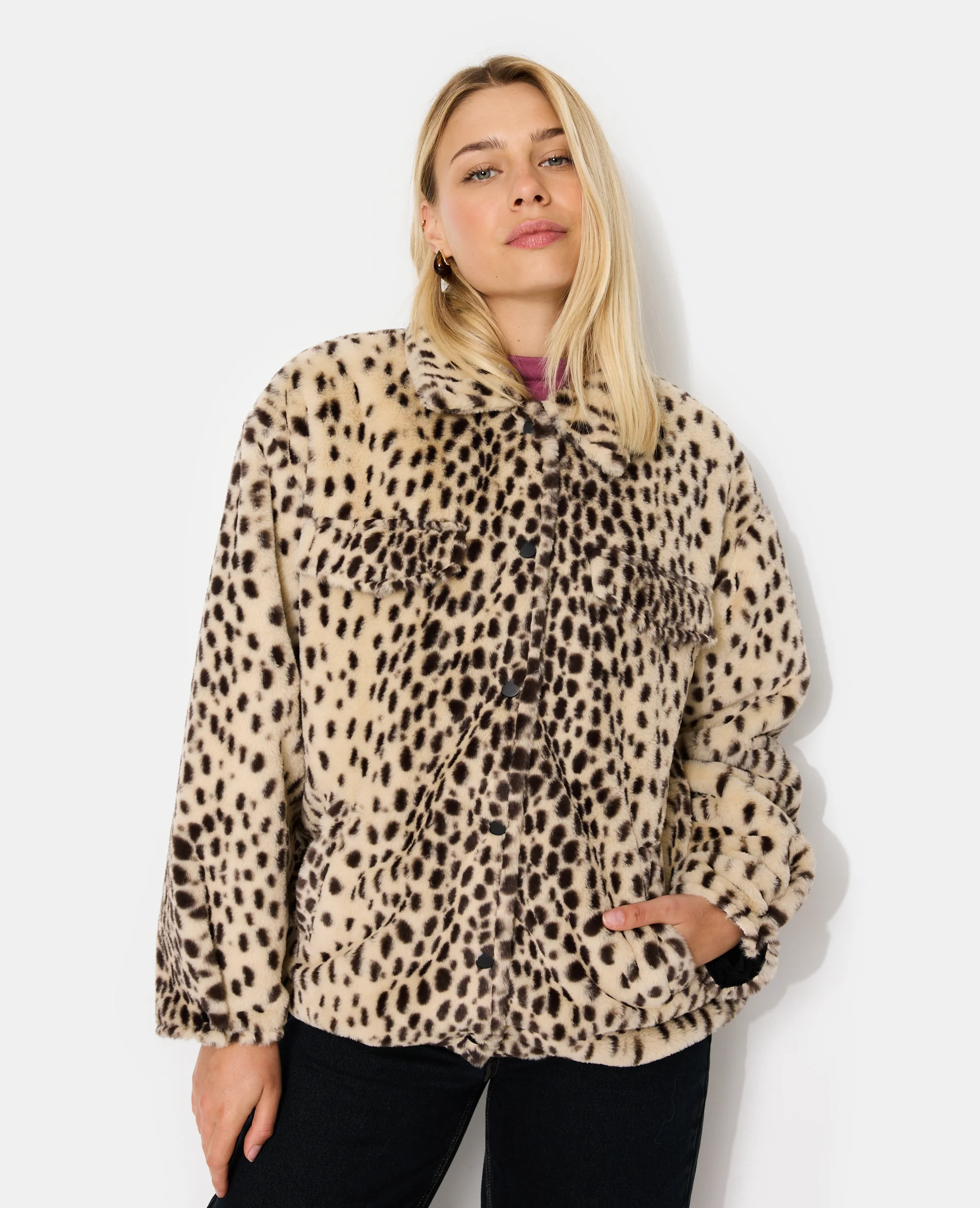 Blouson forme chemise en fausse fourrure motif guépard - Image 5