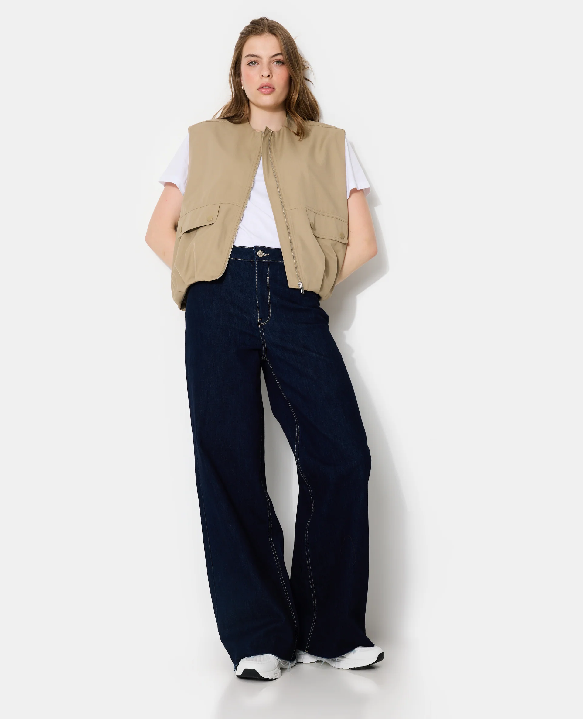 Blouson sans manches zippée avec effet bouffant - Image 3