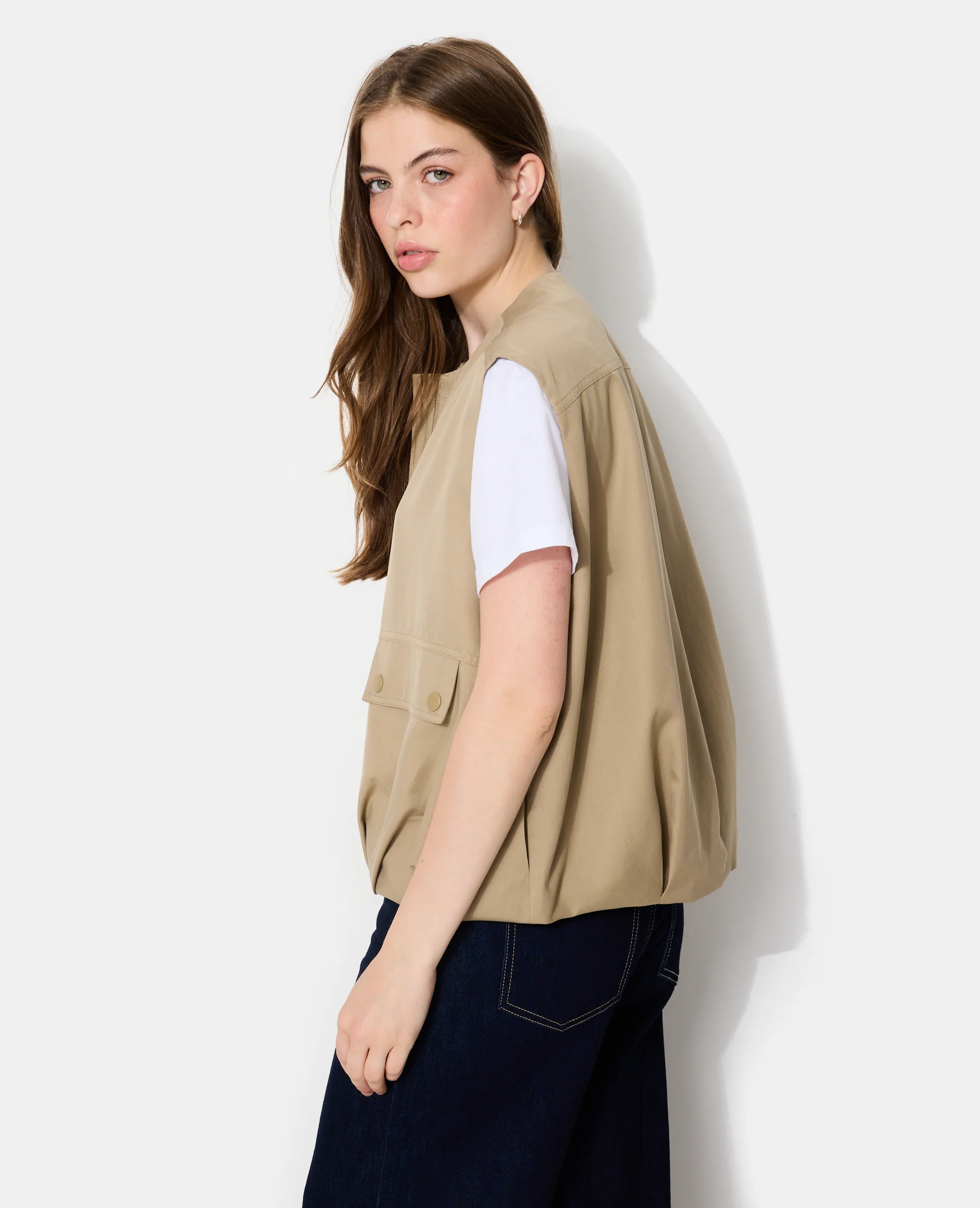 Blouson sans manches zippée avec effet bouffant - Image 6