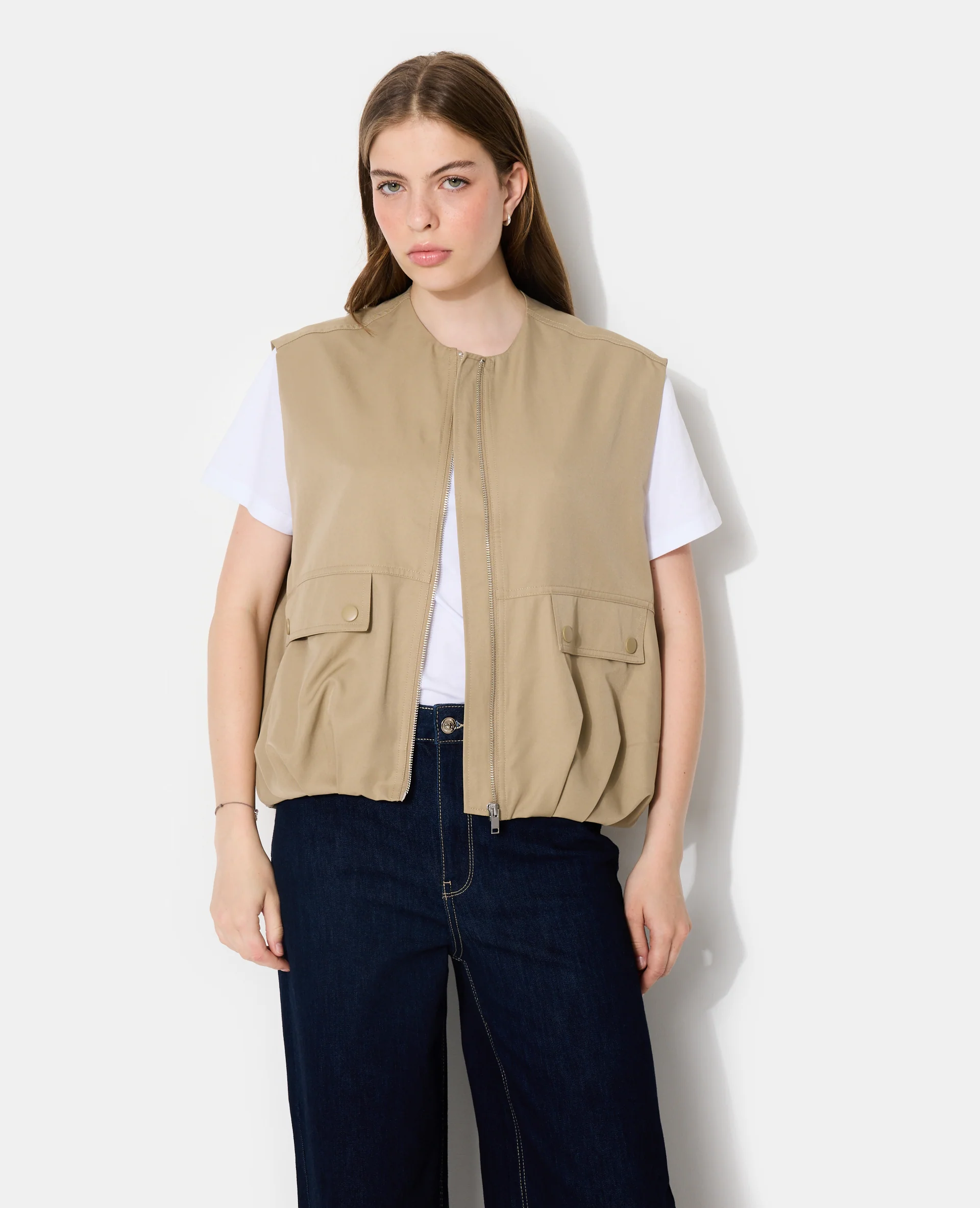 Blouson sans manches zippée avec effet bouffant - Image 7