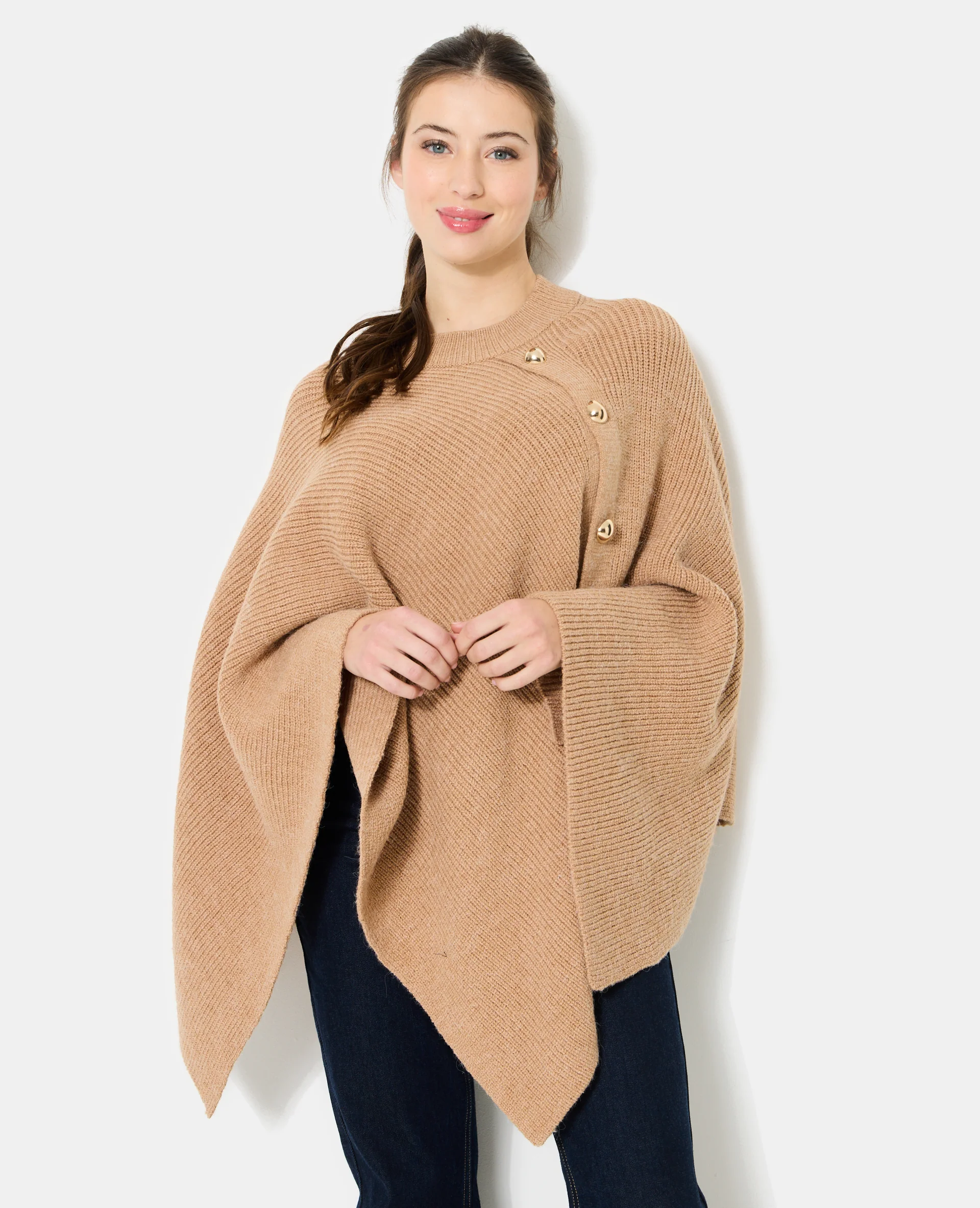 Cape en tricot avec détail boutons