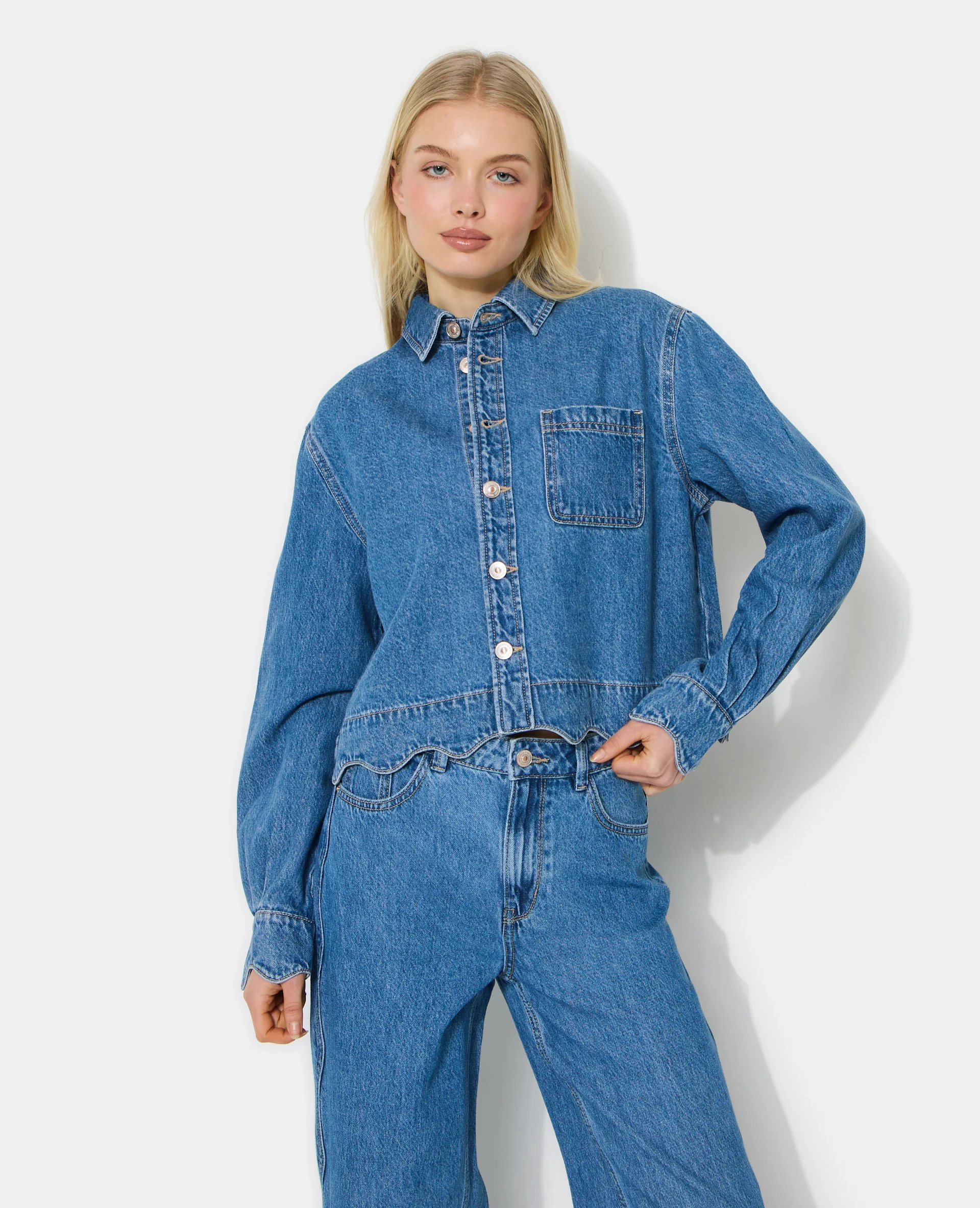 Chemise en jean avec bords zig-zag