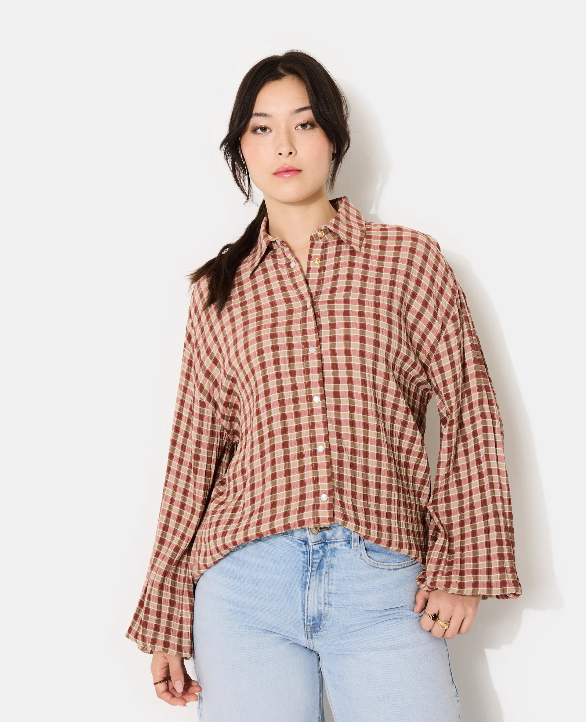 Chemise oversize en tissu gaufré motif carreaux - Image 5