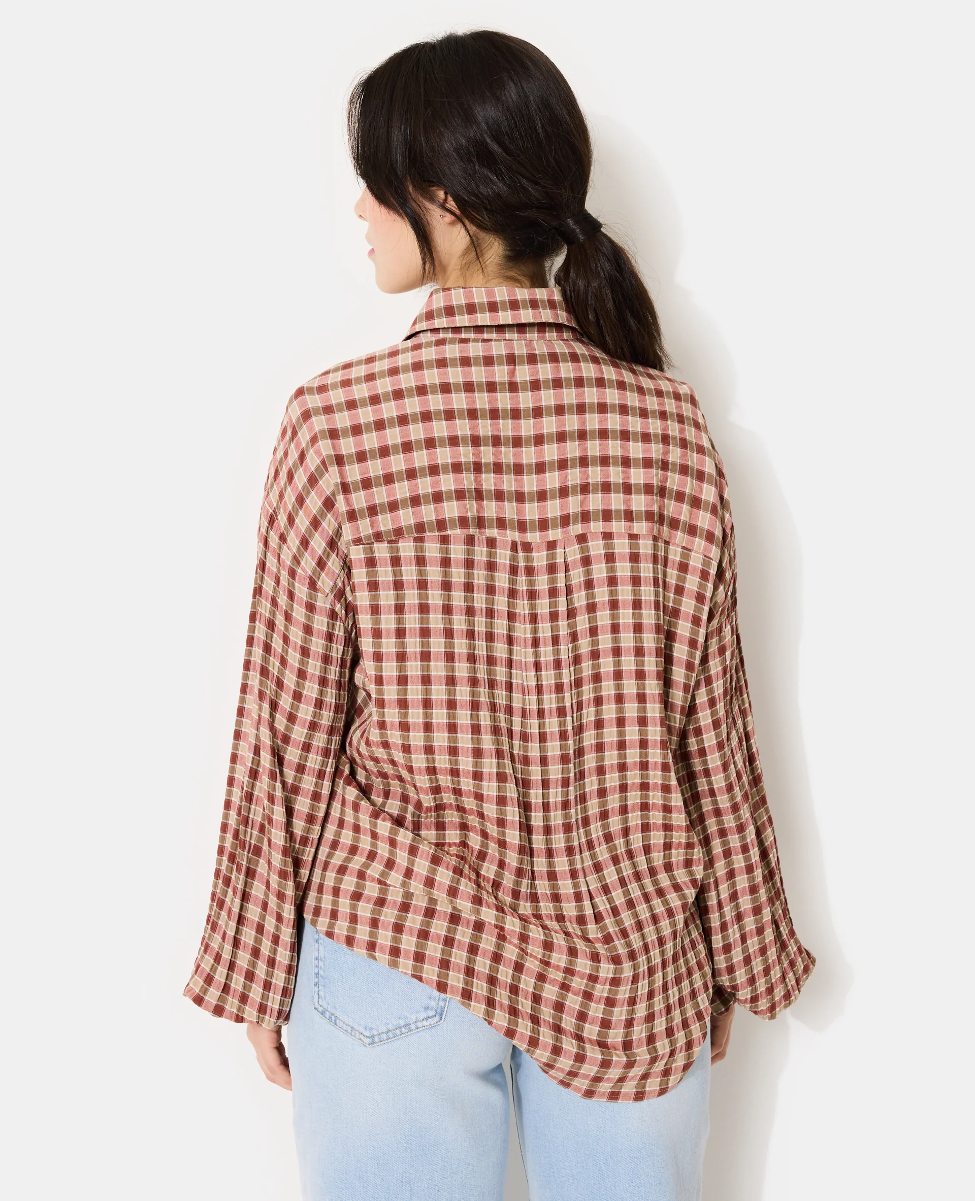 Chemise oversize en tissu gaufré motif carreaux - Image 6