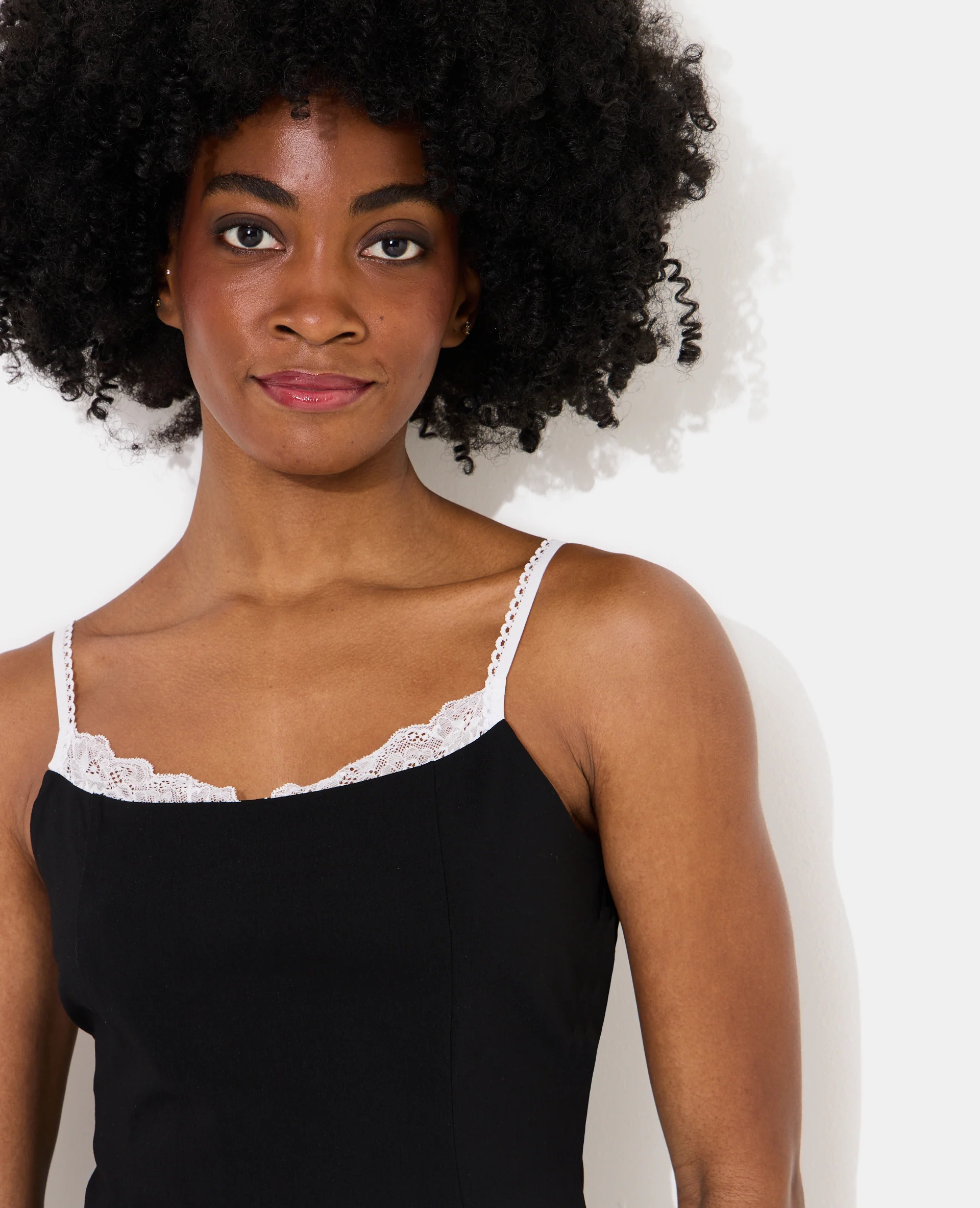 Débardeur en tissu stretch avec dentelle - Image 7