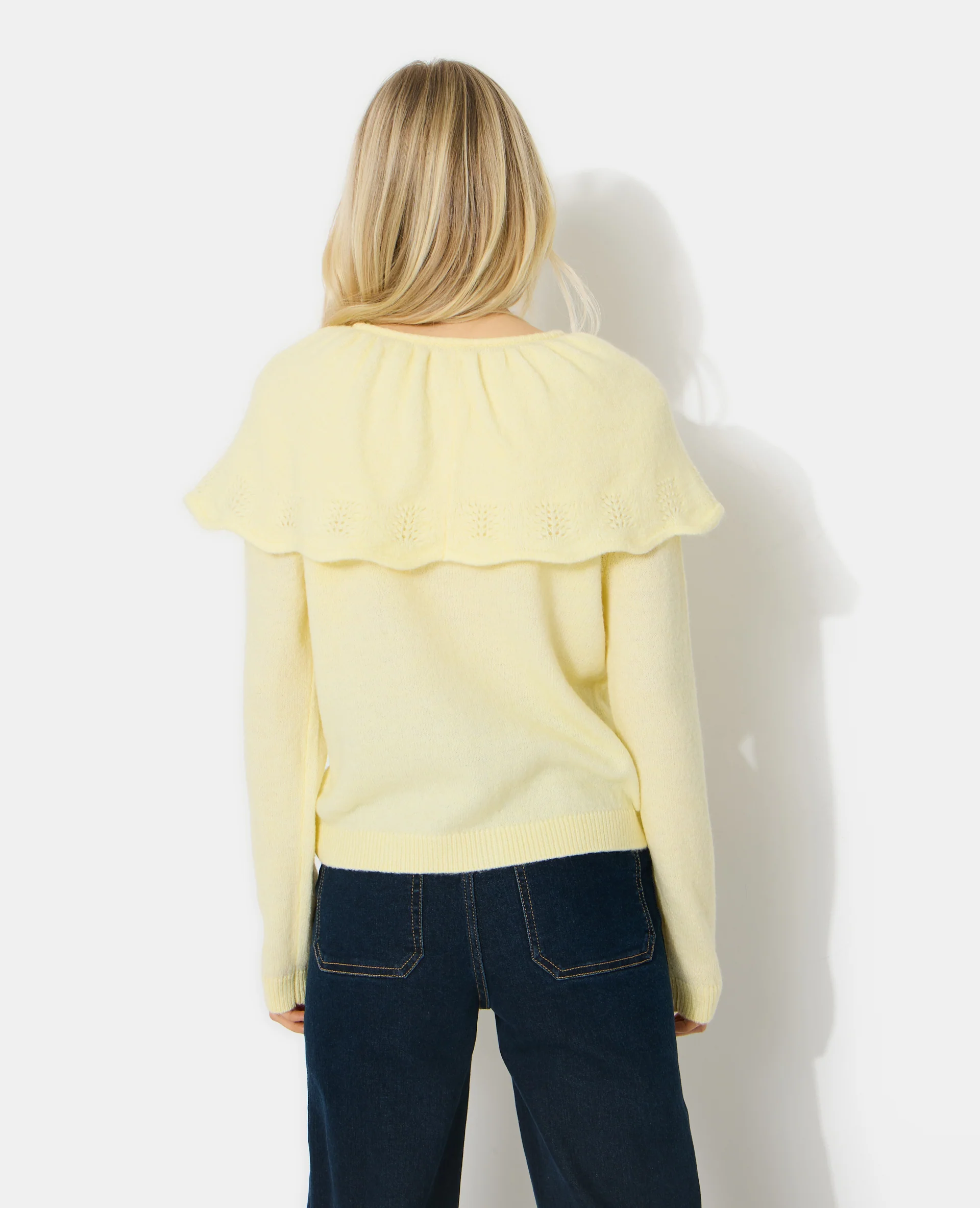 Gilet avec cape en maille ajourée - Image 6
