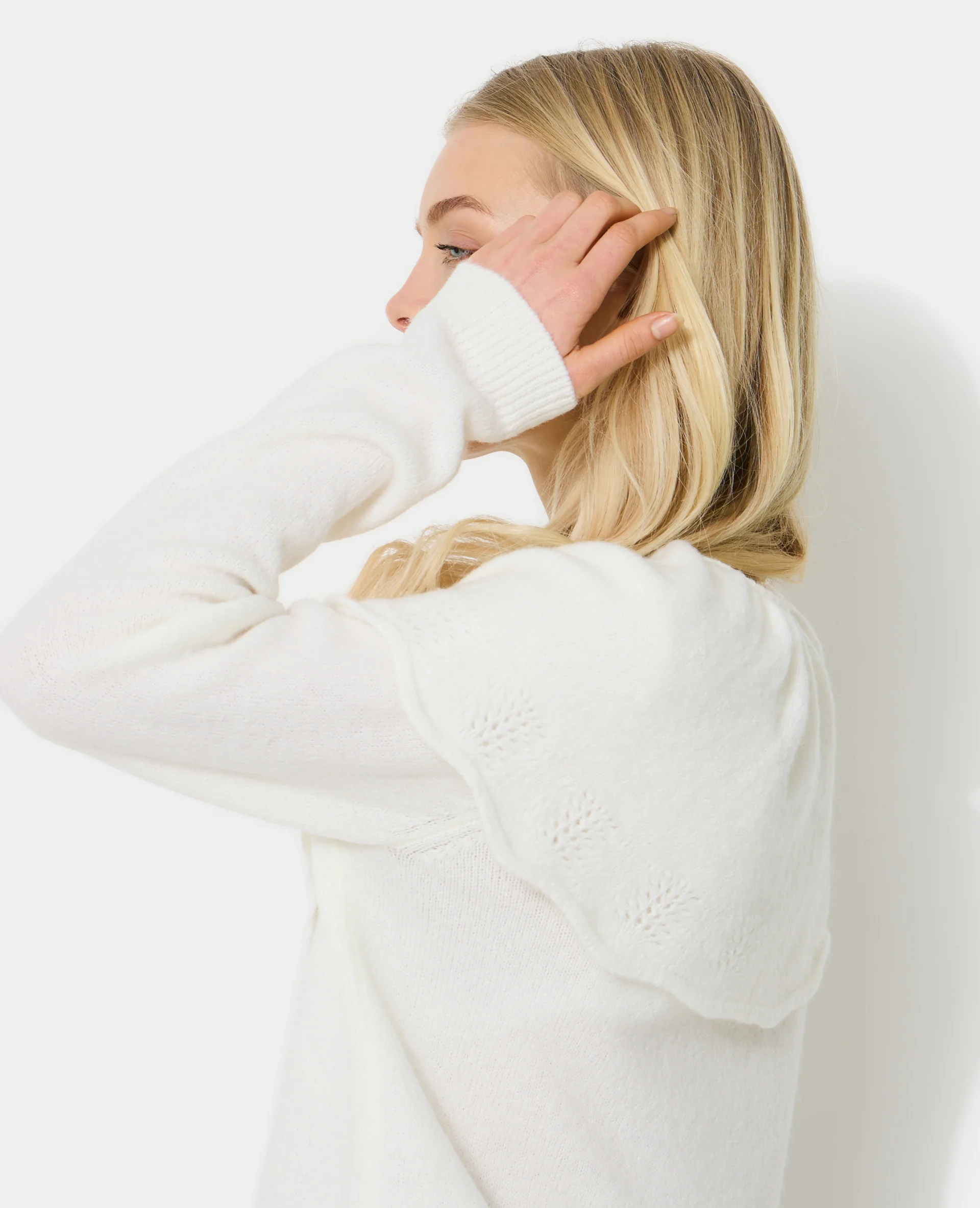 Gilet avec cape en maille ajourée - Image 7