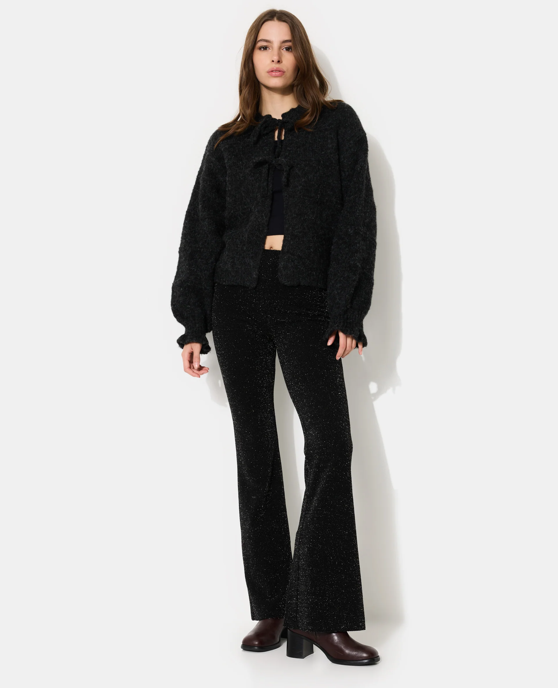 Gilet en maille fantaisie avec nouettes et volants - Image 3