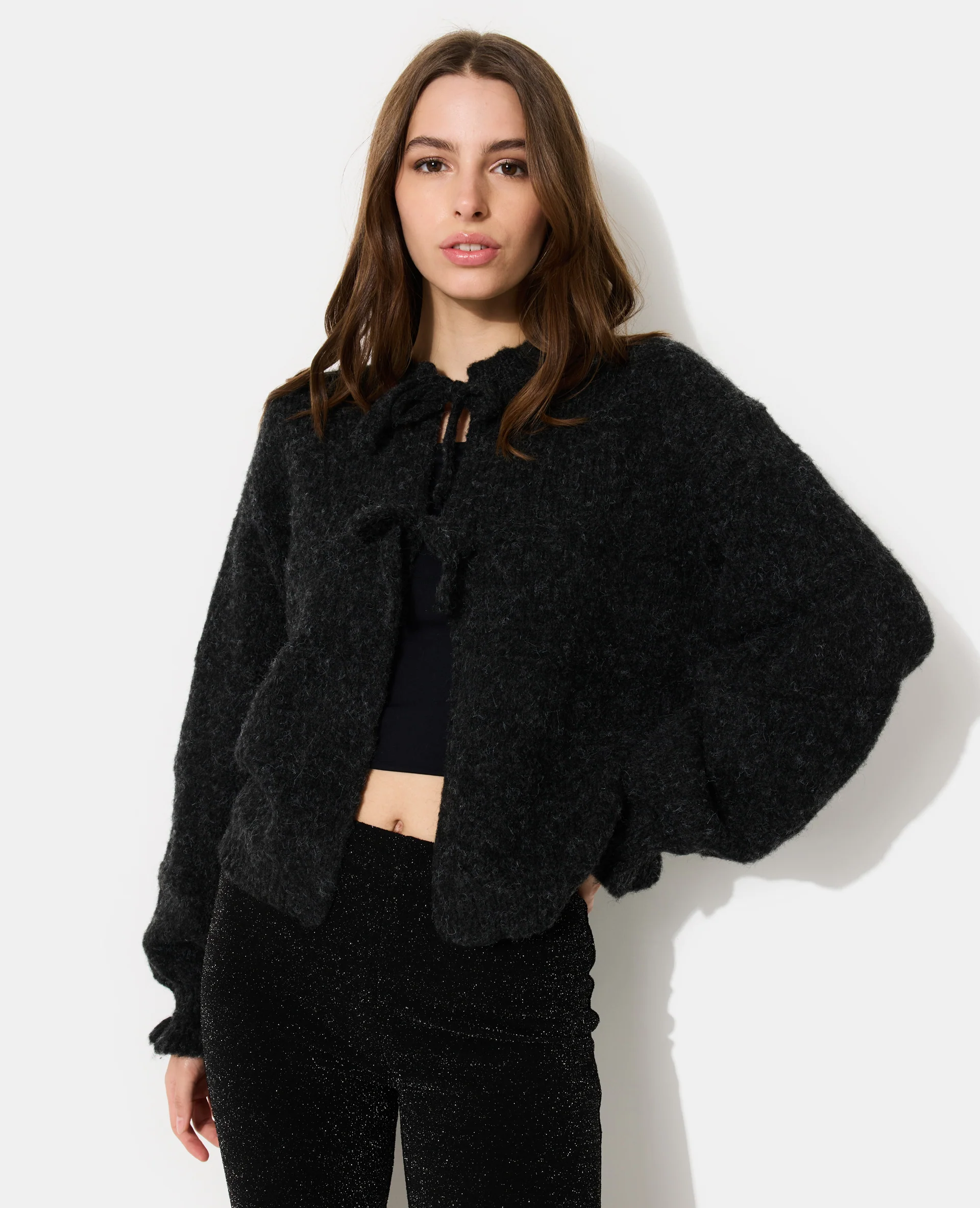 Gilet en maille fantaisie avec nouettes et volants - Image 5