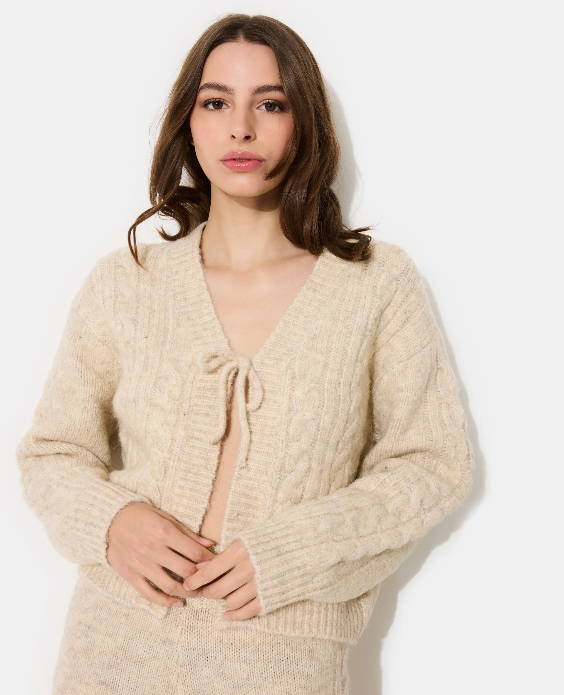 Gilet en maille torsadée avec nouette - Image 5