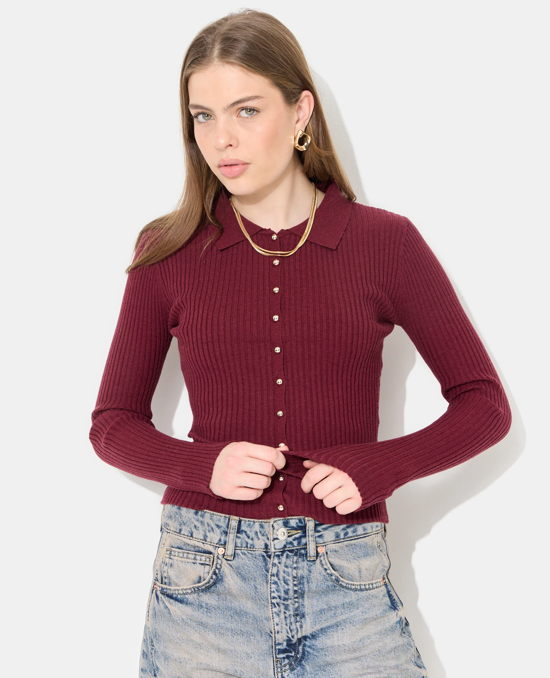 Gilet fin en maille côtelée avec boutons dorés - Image 5