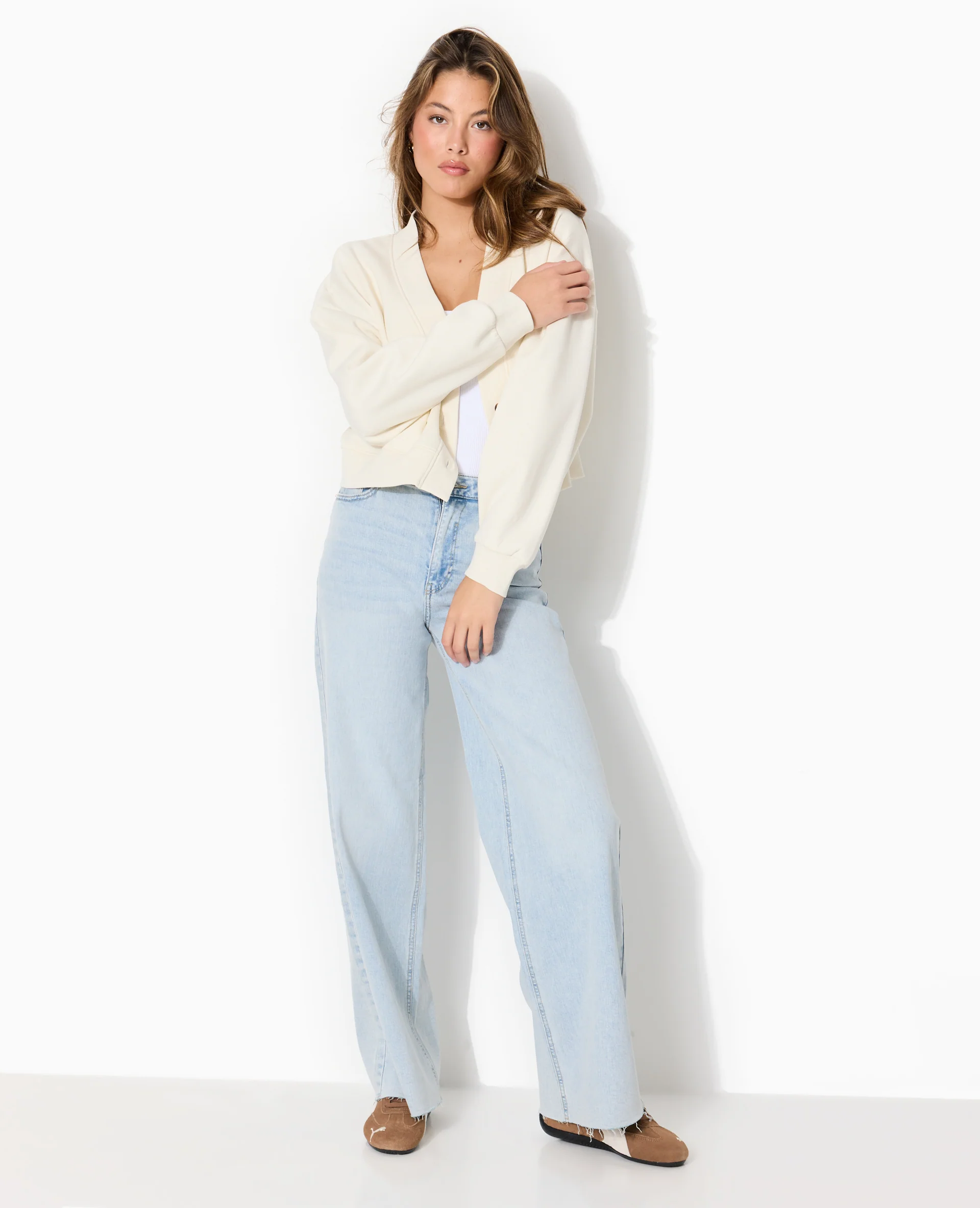 J71-1 / Jean wide taille haute avec bas coupés - Image 3