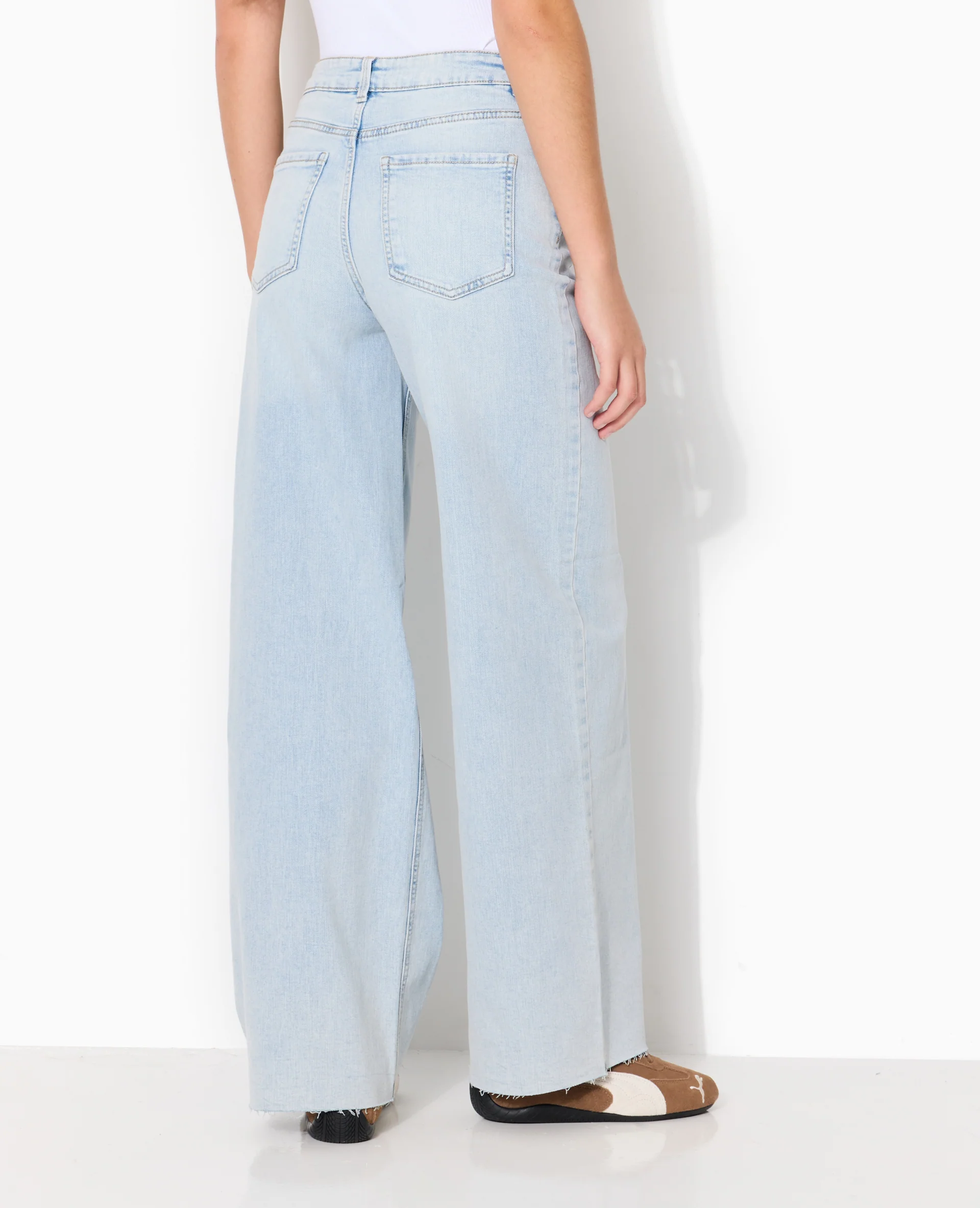 J71-1 / Jean wide taille haute avec bas coupés - Image 6