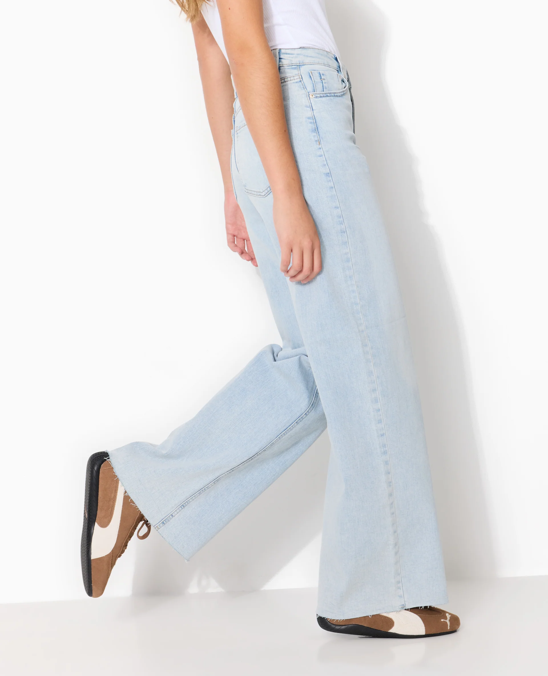 J71-1 / Jean wide taille haute avec bas coupés - Image 7