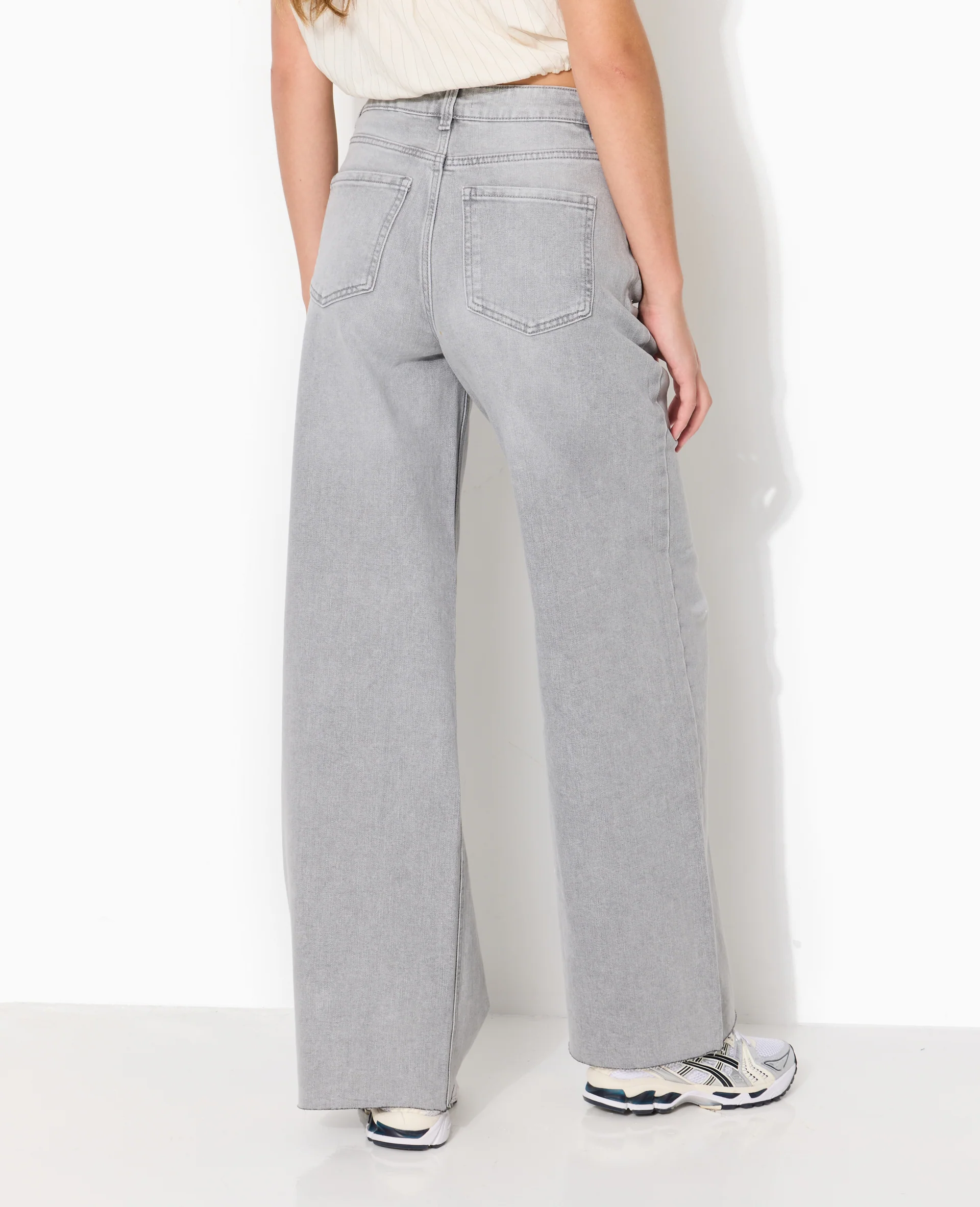 J71-1 / Jean wide taille haute avec bas coupés - Image 6