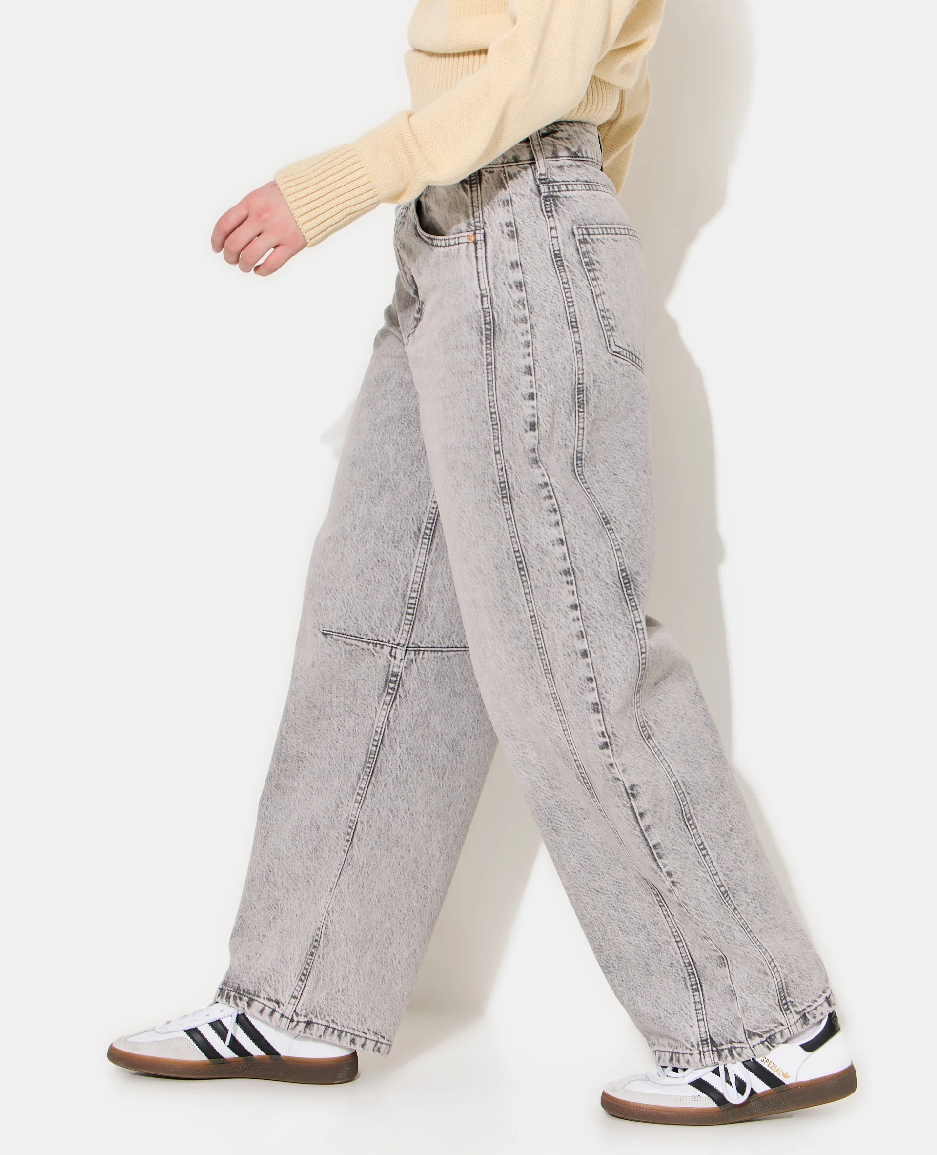 Jean barrel avec coutures taille medium - Image 3