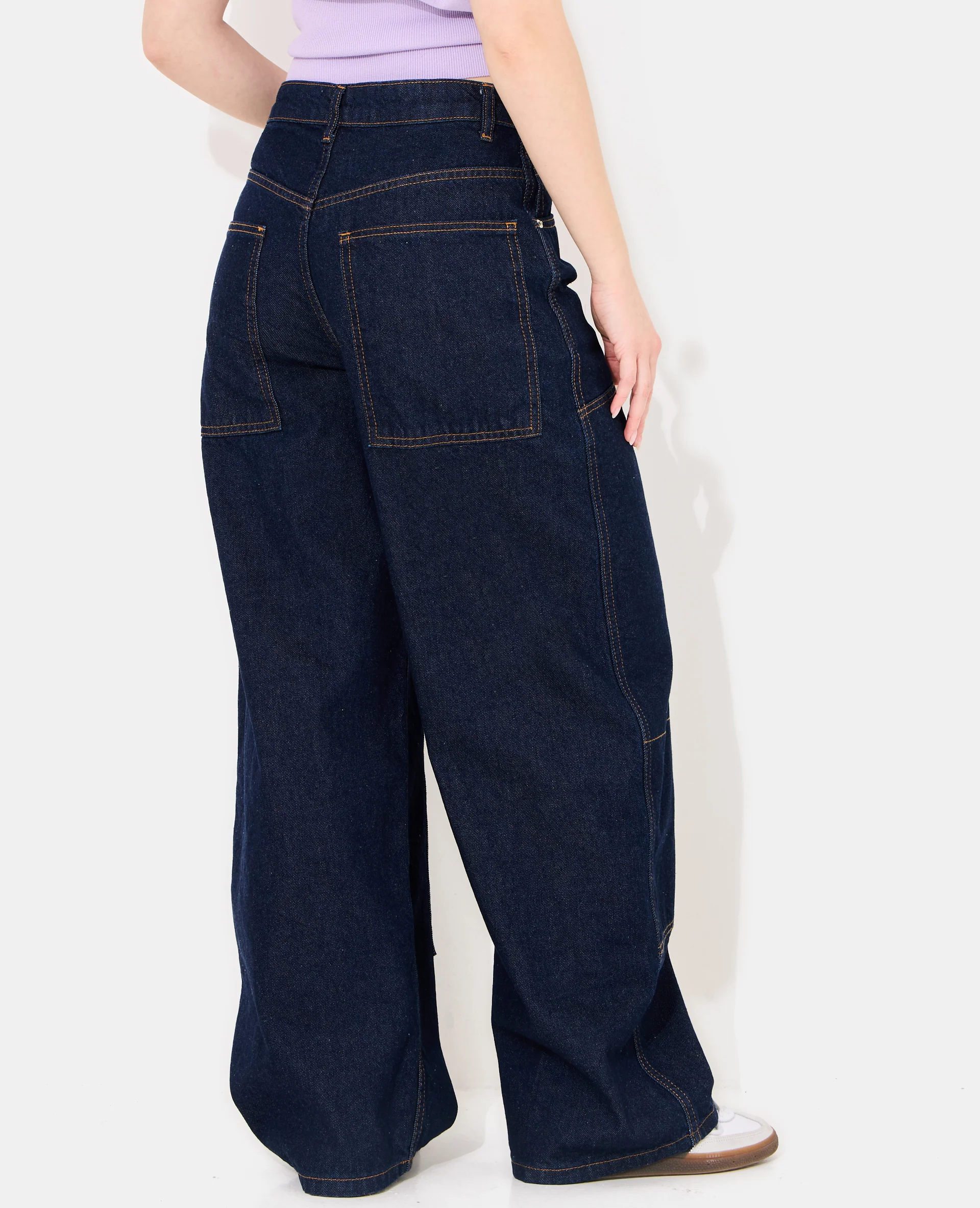 Jean barrel taille medium avec jeux de couture - Image 6