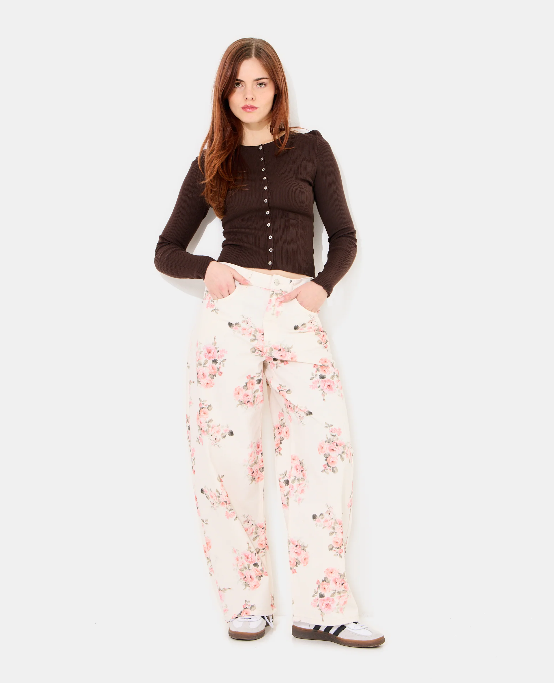 Jean barrel taille medium avec motif fleurs - Image 5