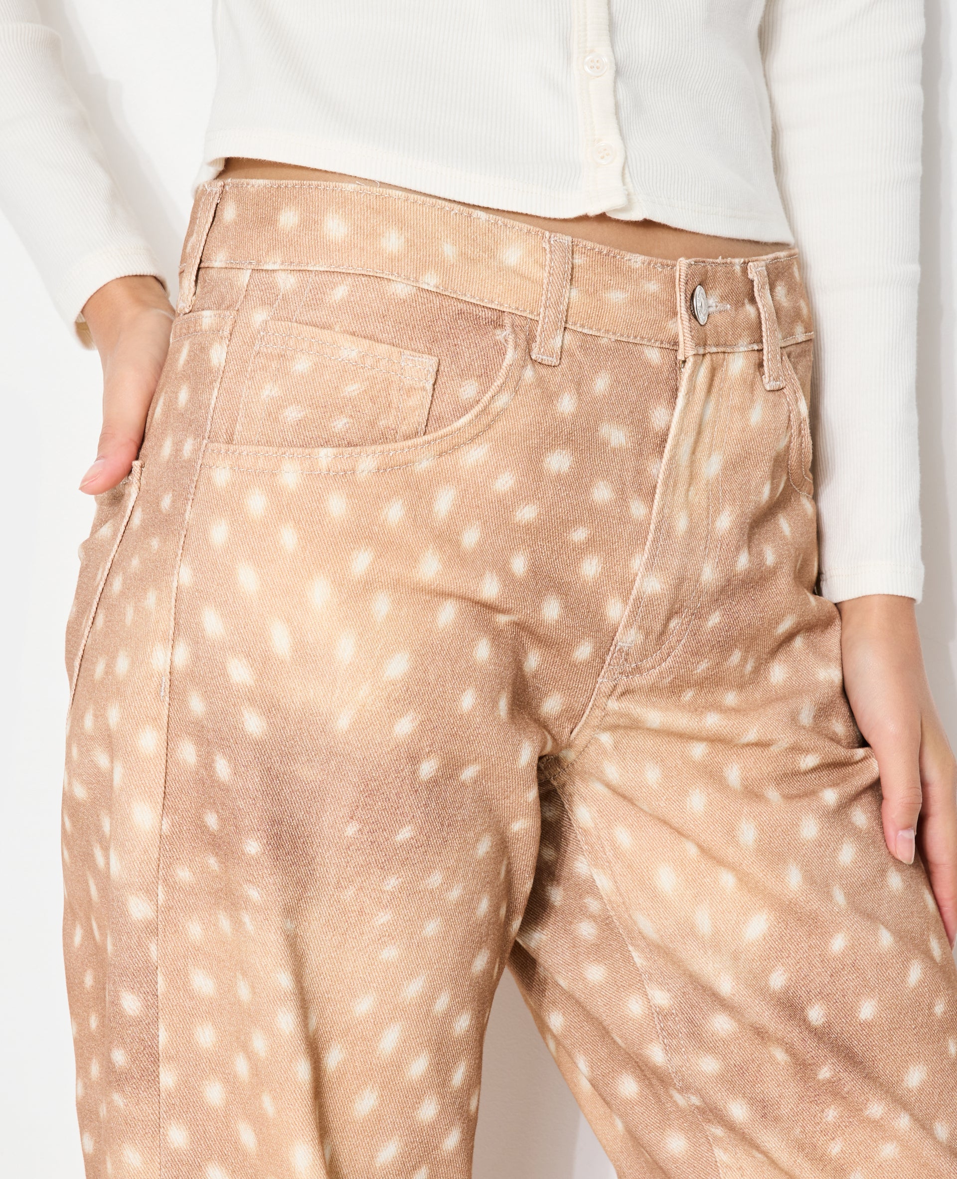 Jean droit avec grand revers motif faon - Image 7