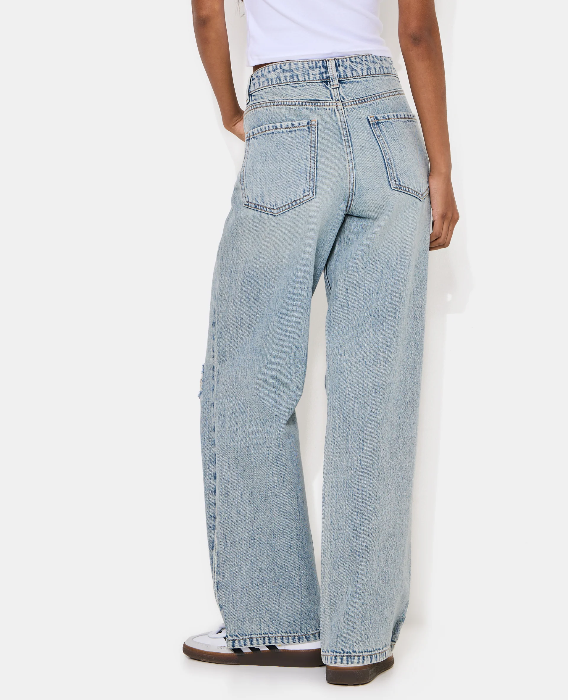 Jean wide taille basse avec trous genoux - Image 6