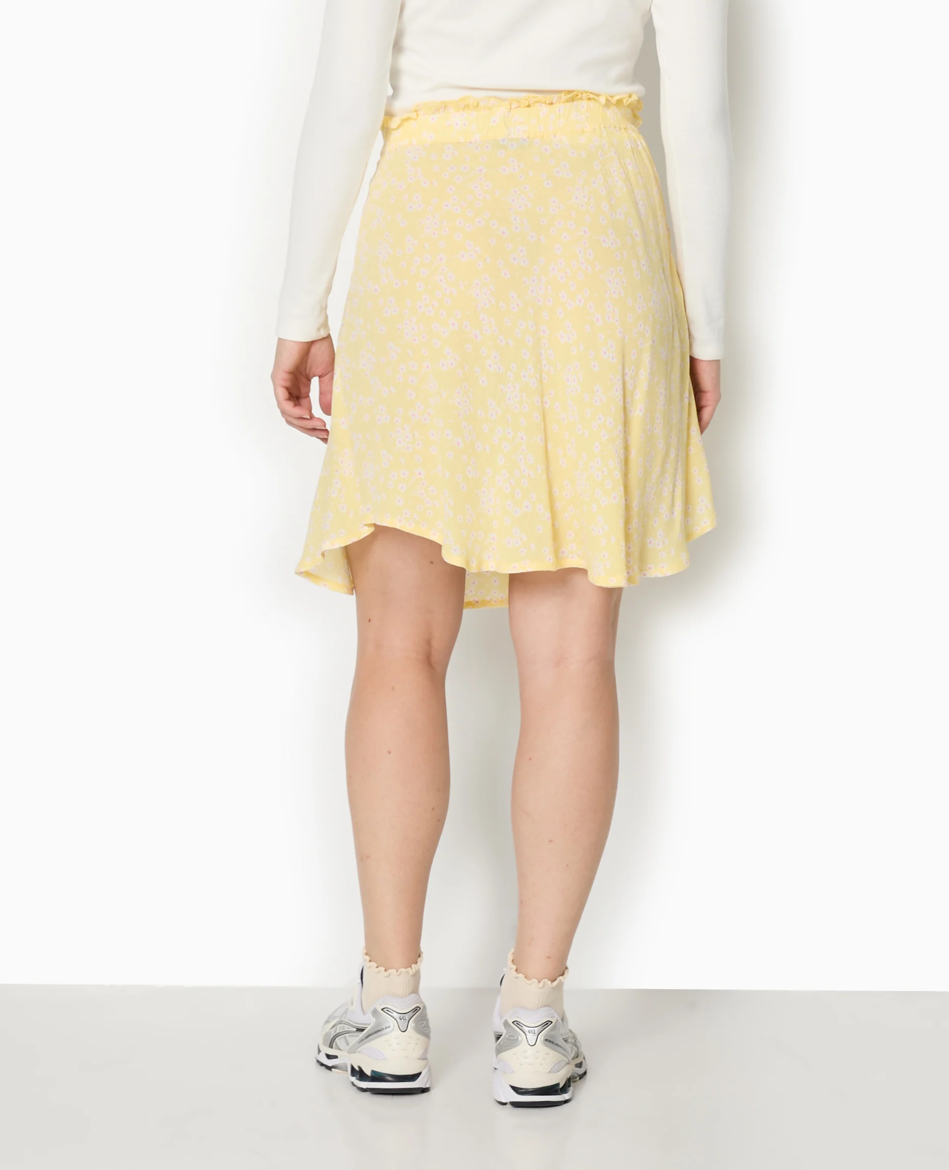 Jupe patineuse avec petites fleurs - Image 6
