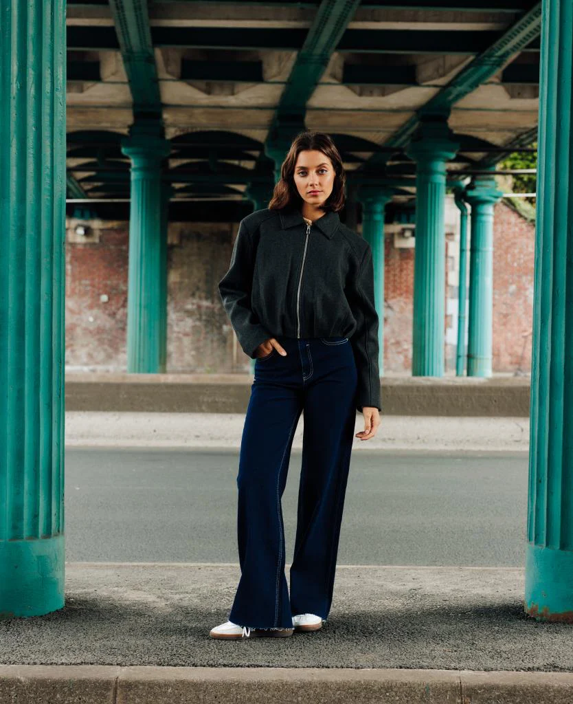Manteau court drap de laine forme boule
