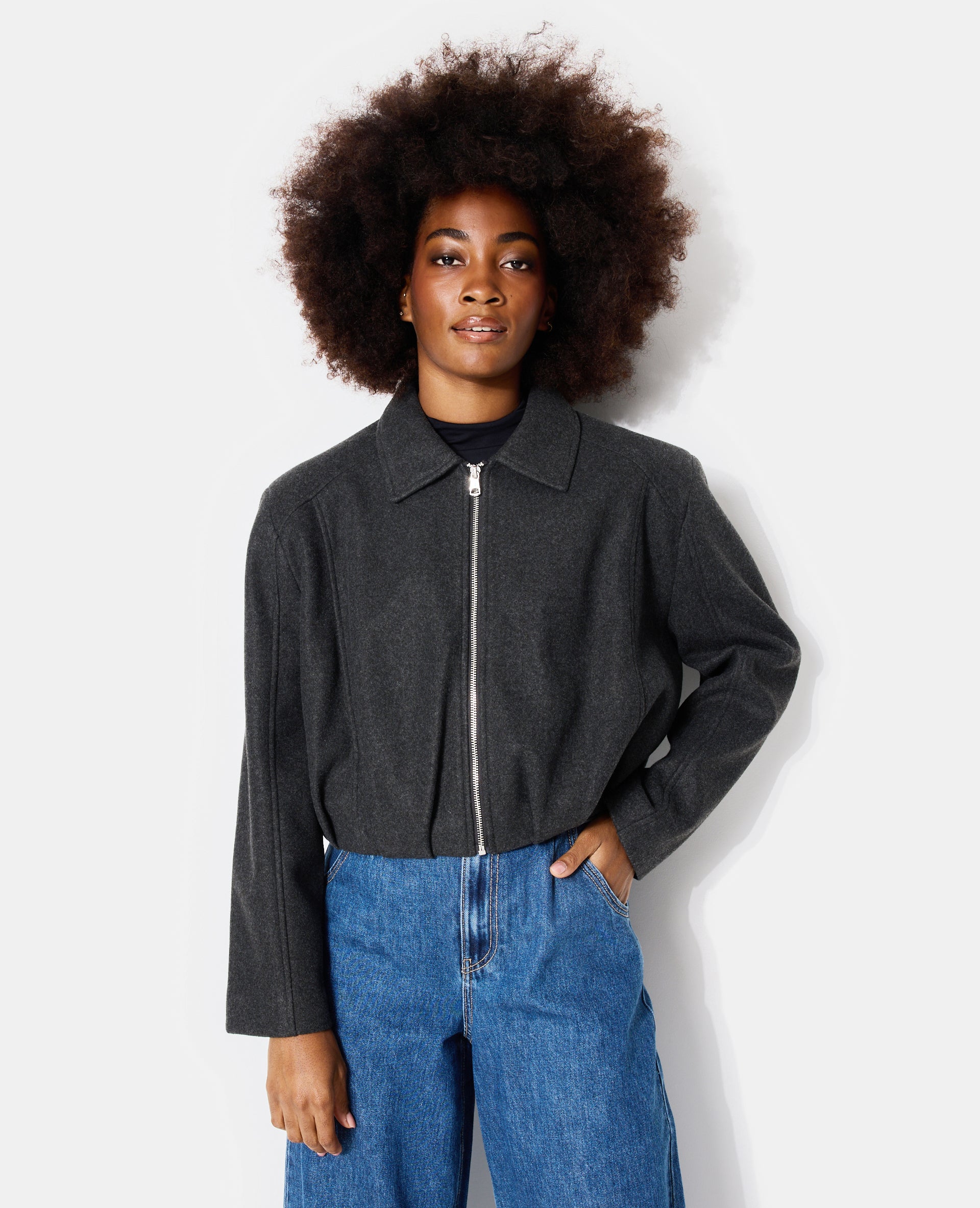 Manteau court drap de laine forme boule - Image 5