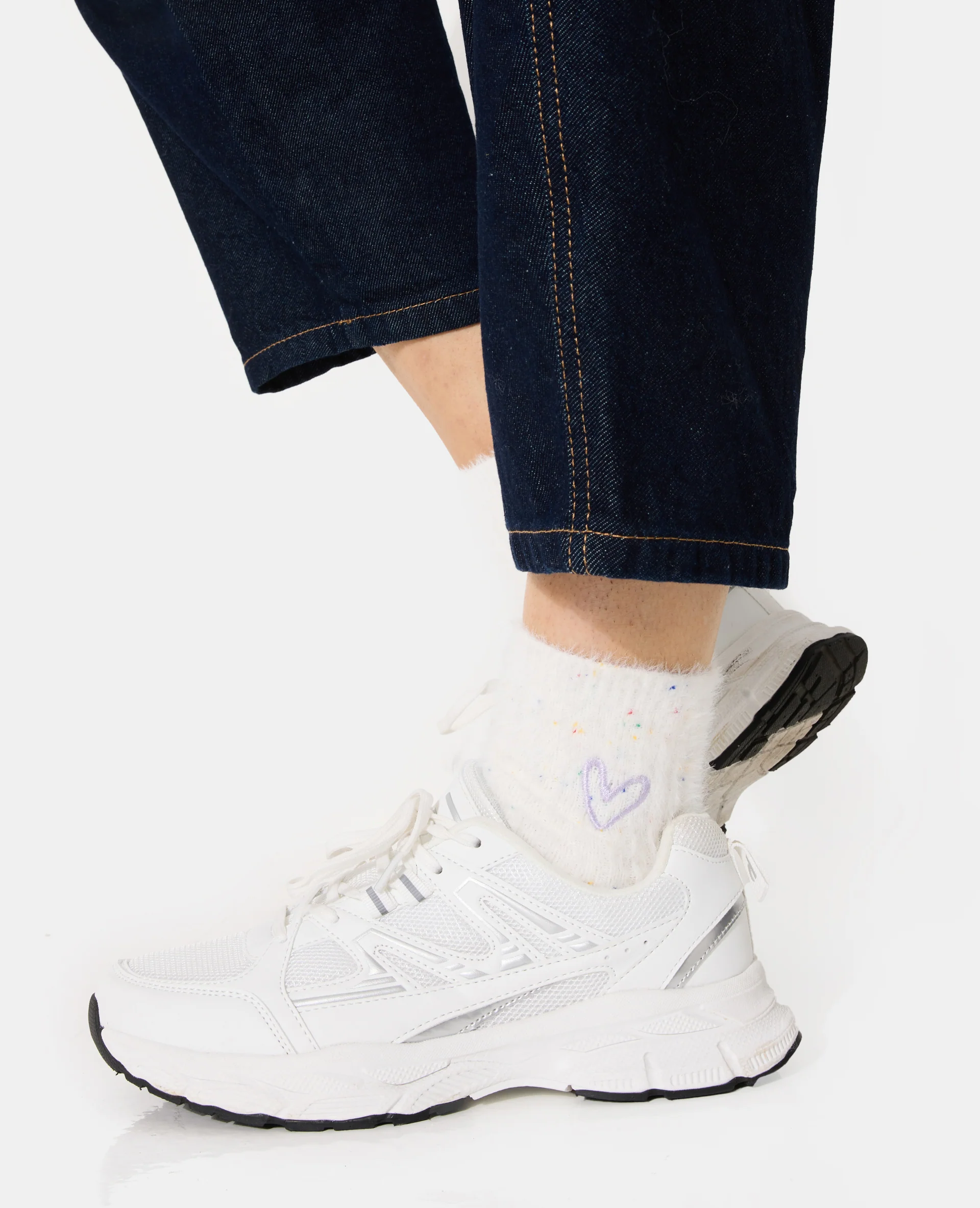 Paire de chaussettes en maille fluffy avec coeur - Image 2