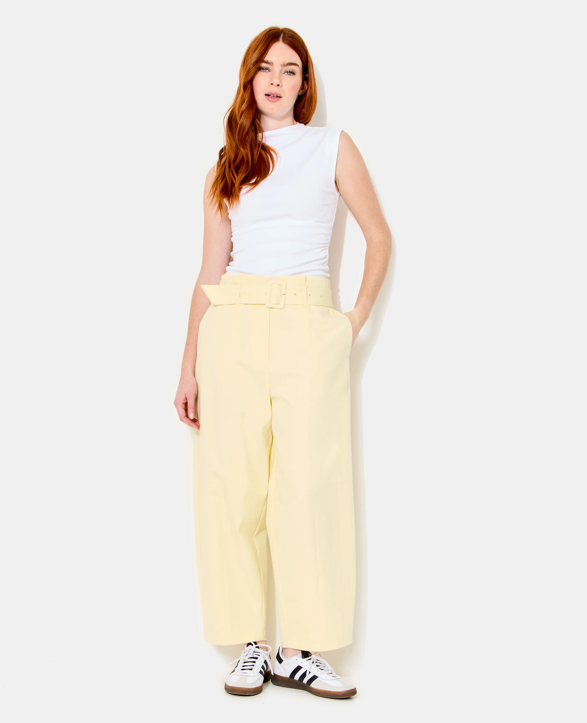 Pantalon barrel taille haute avec ceinture