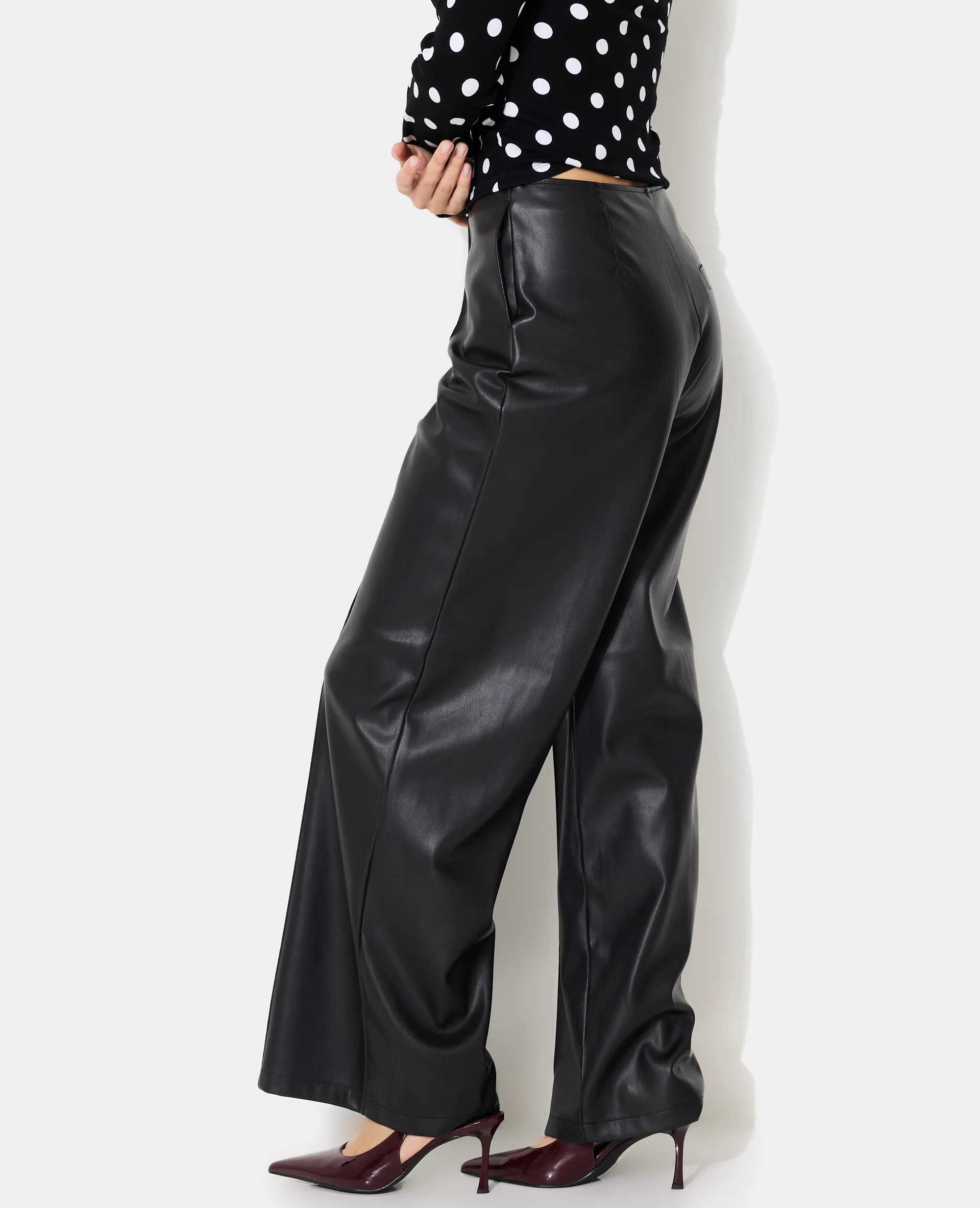 Pantalon droit en simili avec sur piqûres - Image 2