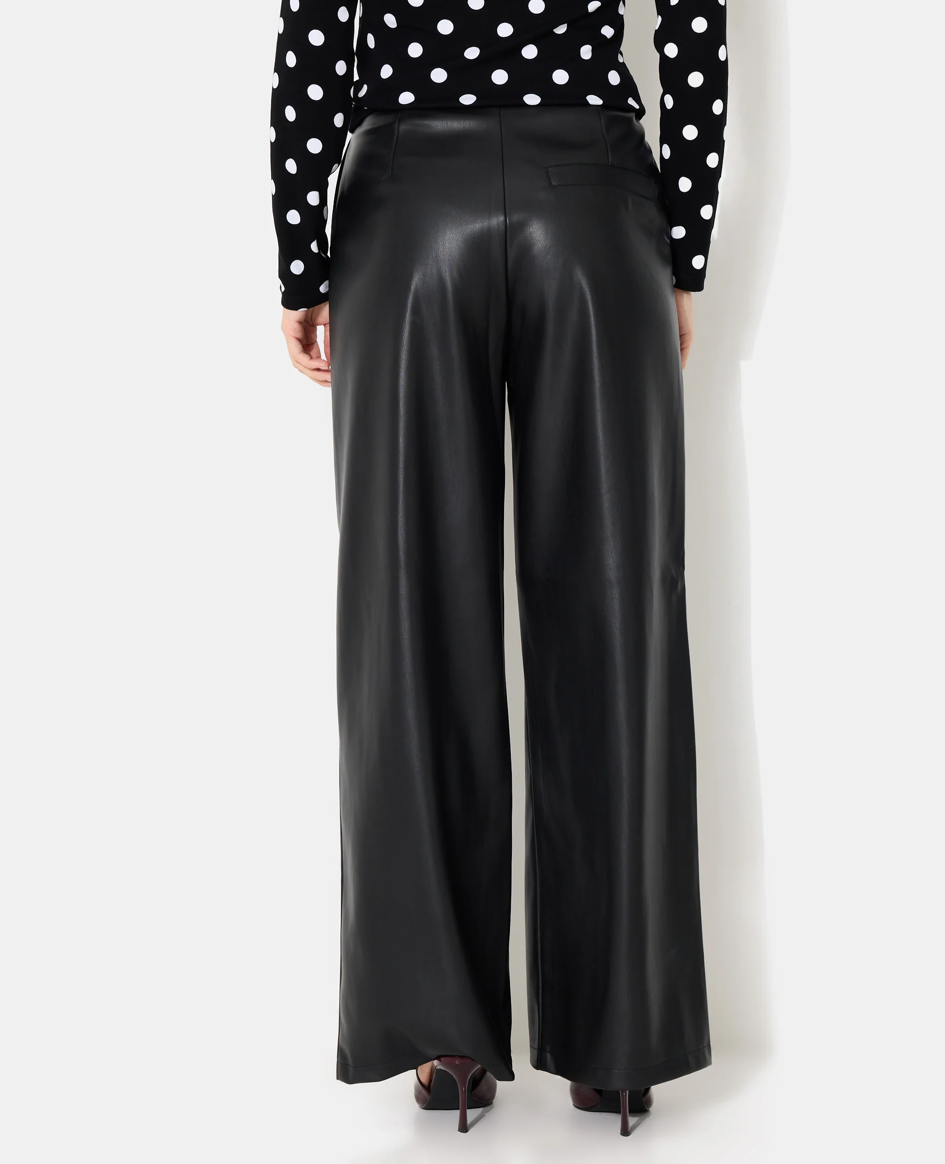Pantalon droit en simili avec sur piqûres - Image 6