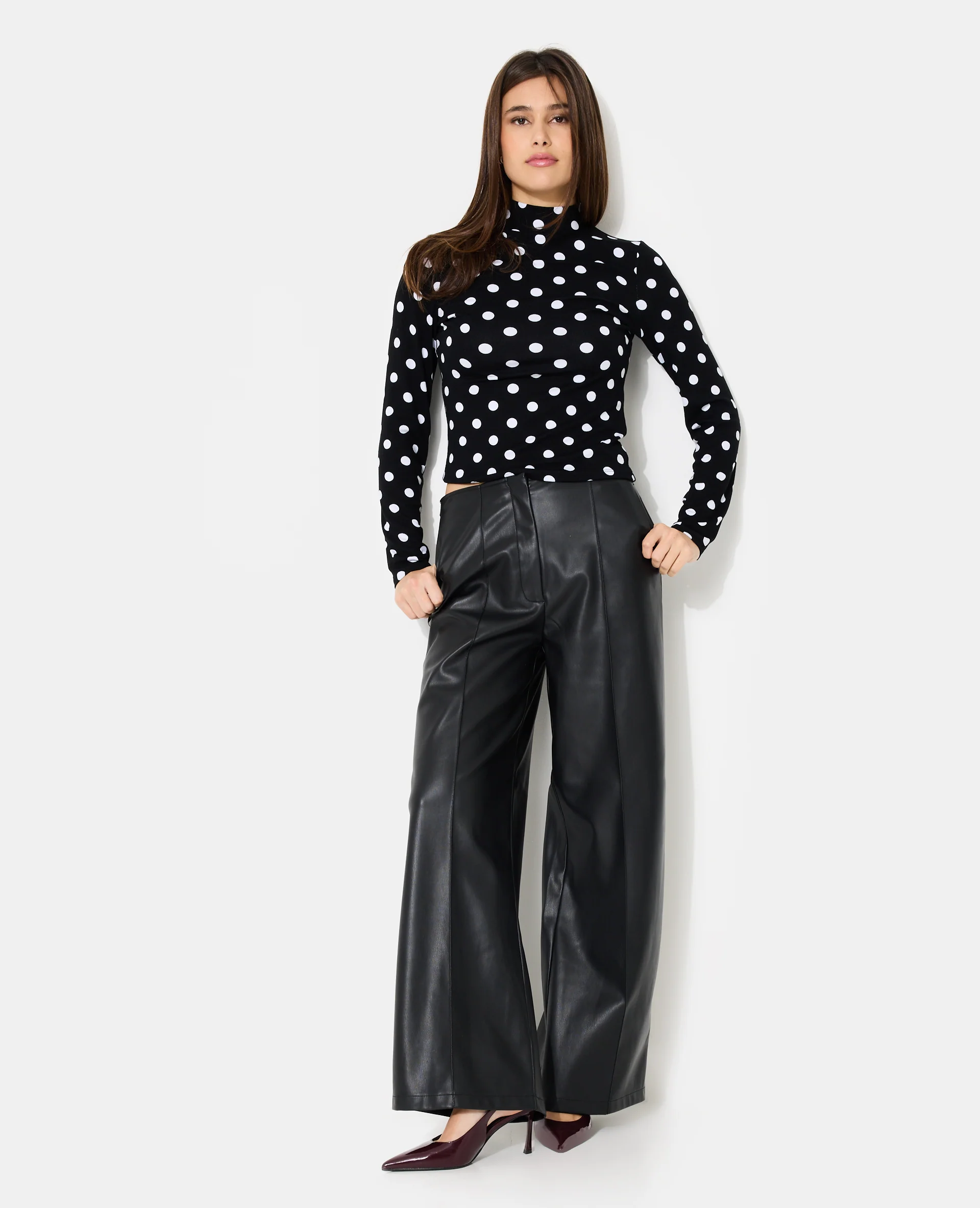 Pantalon droit en simili avec sur piqûres - Image 7