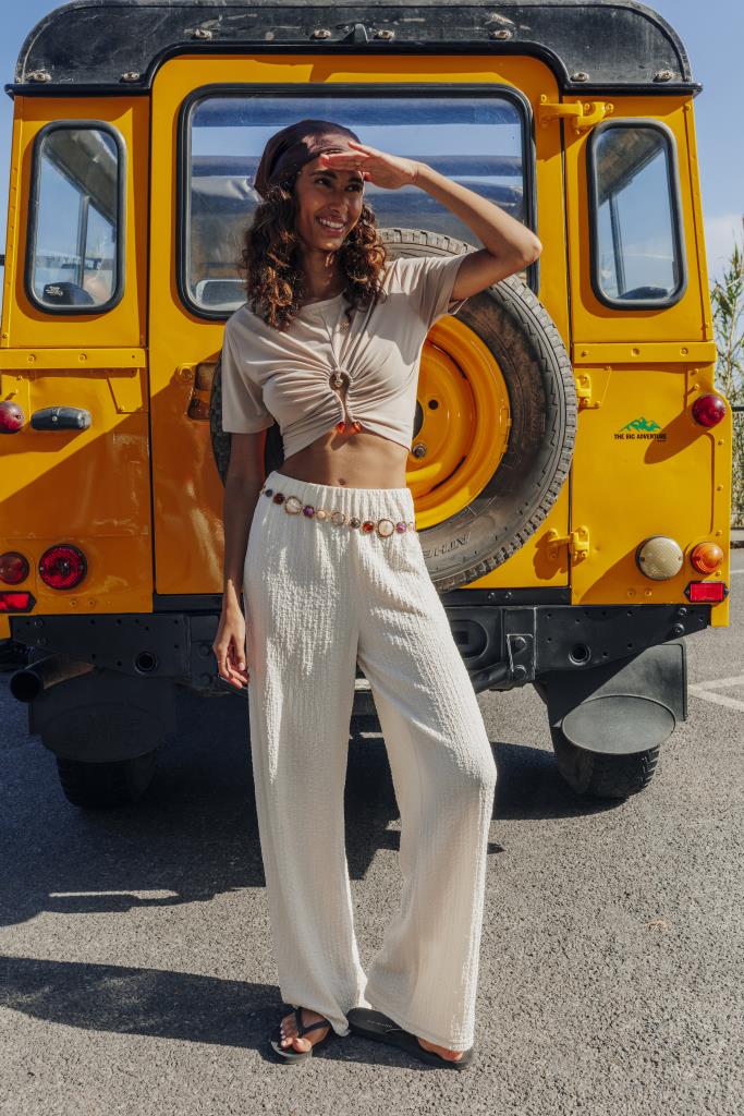 Pantalon droit en tissu bubble reliefé