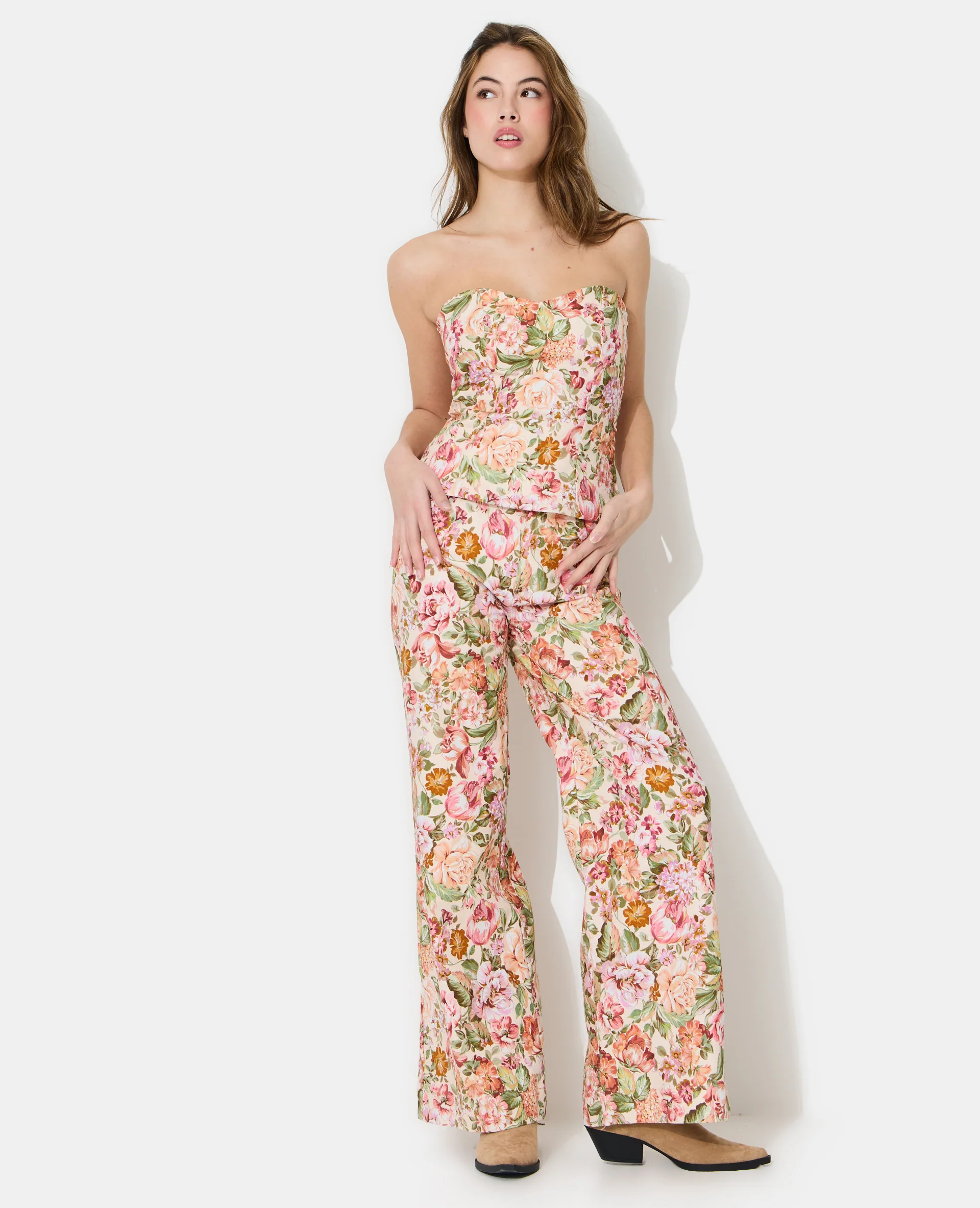 Pantalon droit motif fleurs façon tapisserie - Image 3