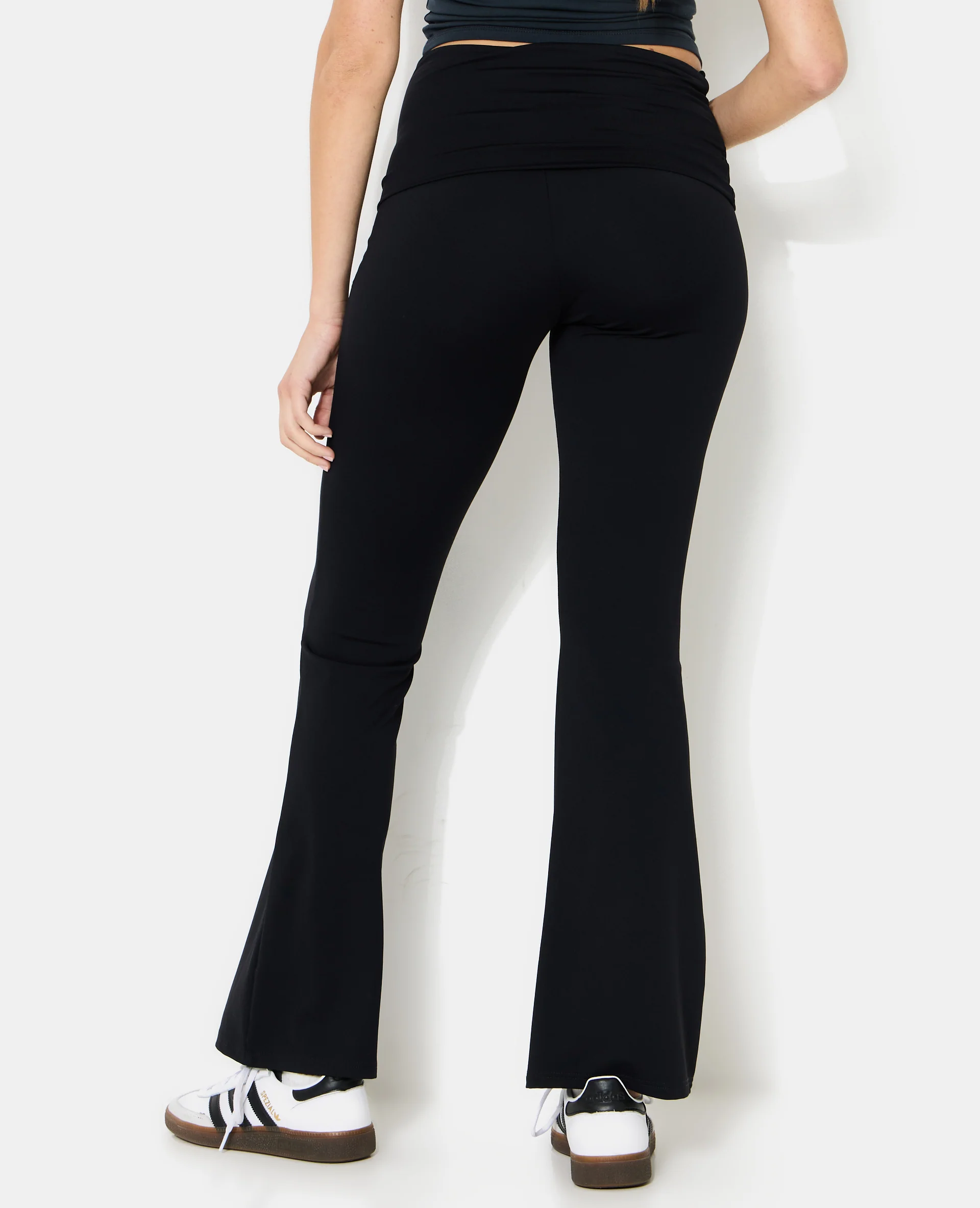Pantalon flare en matière sculptante - Image 6