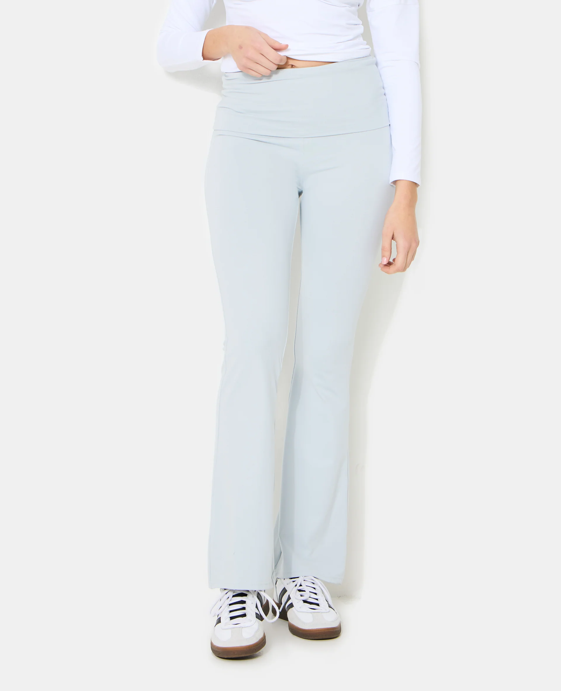 Pantalon flare en matière sculptante - Image 3