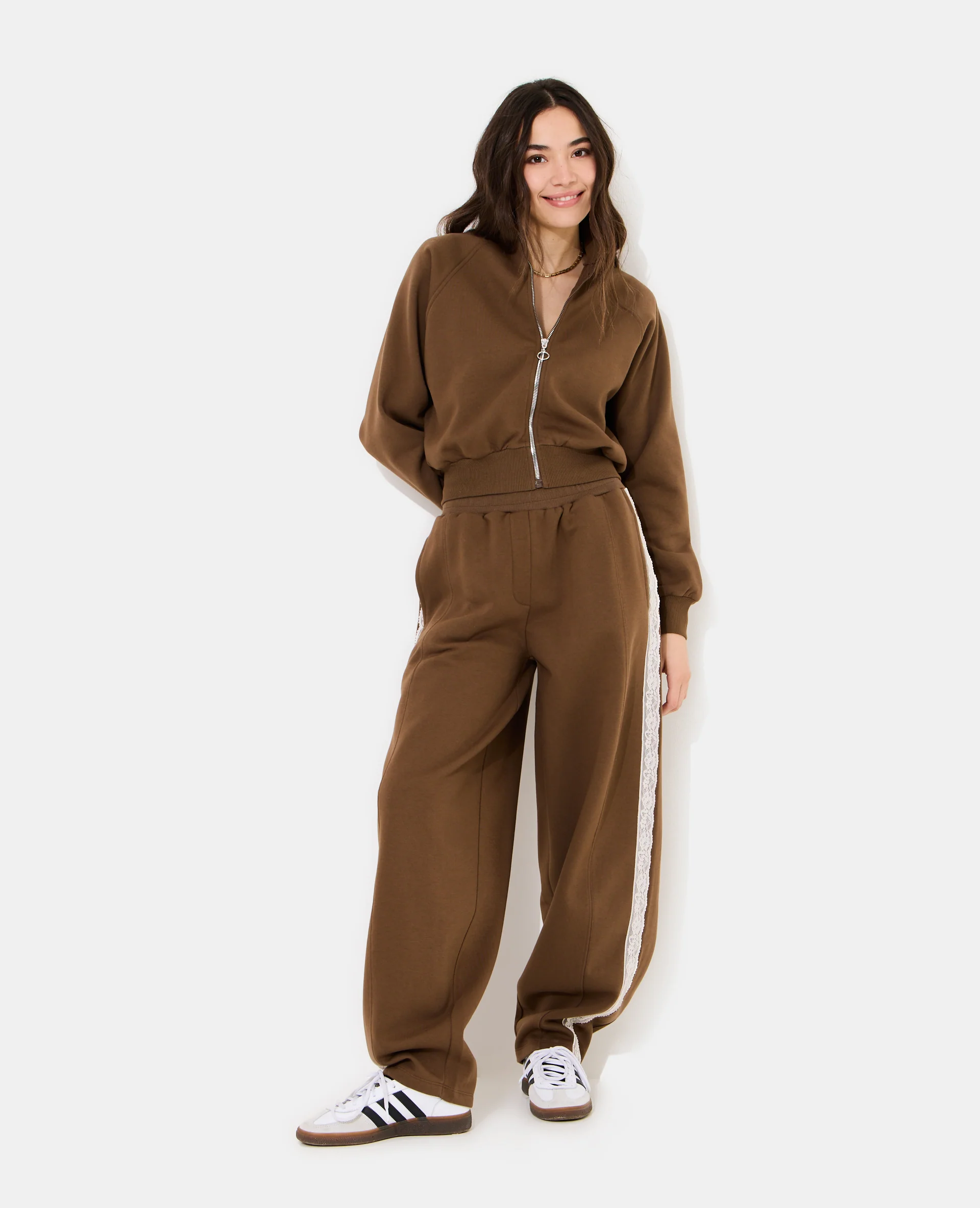 Pantalon molleton barrel avec dentelle - Image 5