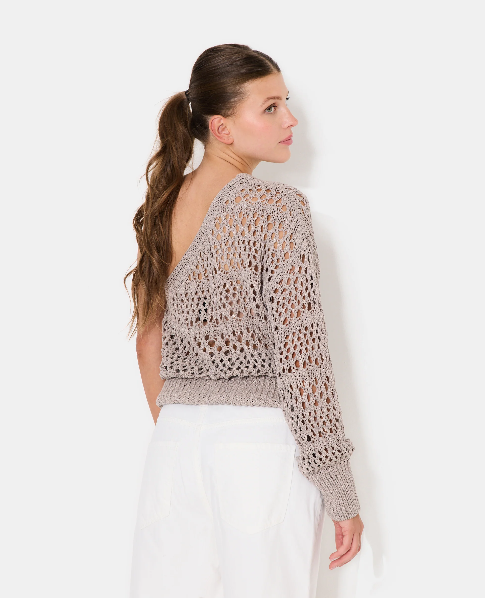 Pull asymétrique en maille ajourée - Image 6