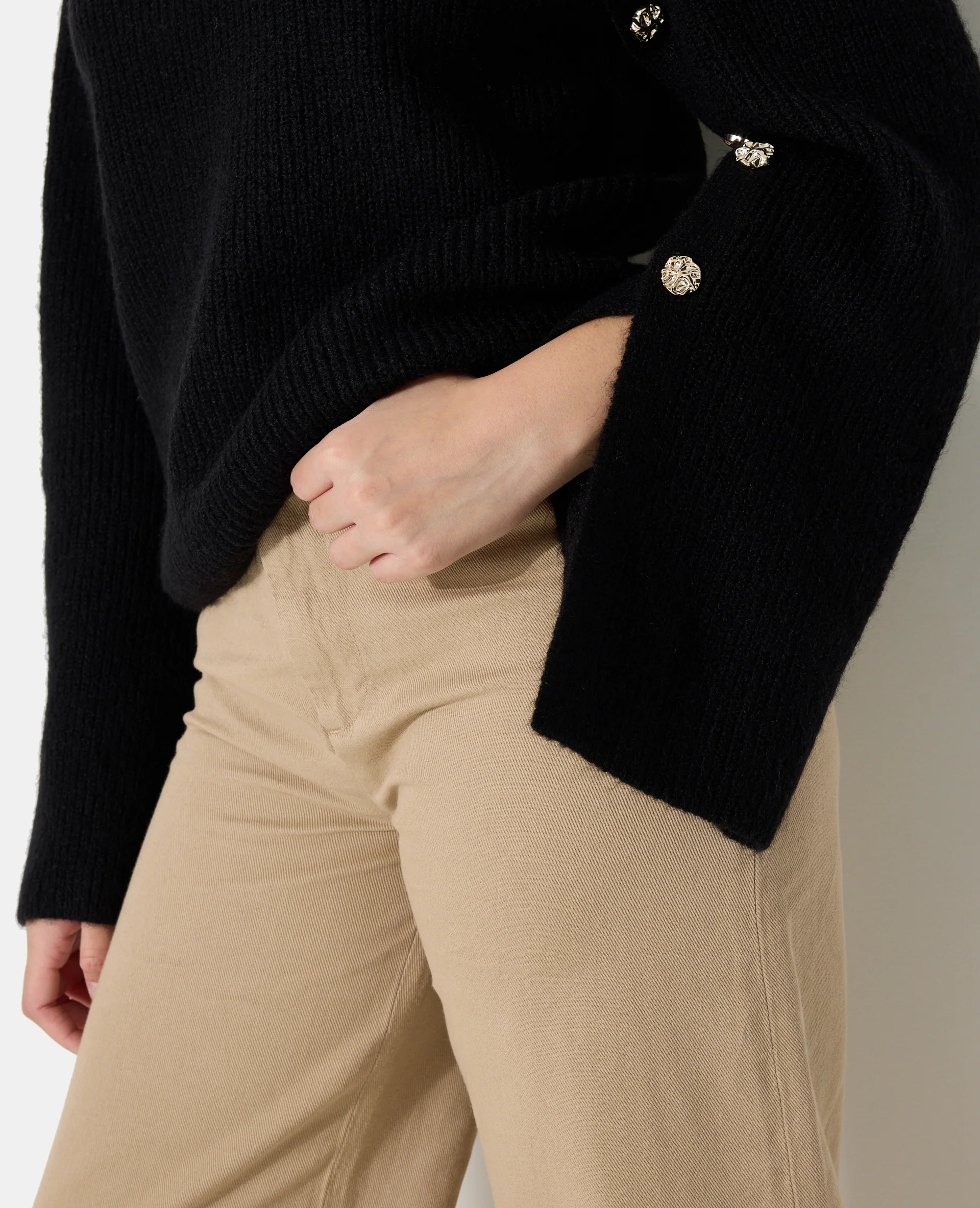 Pull avec boutons fantaisie - Image 2
