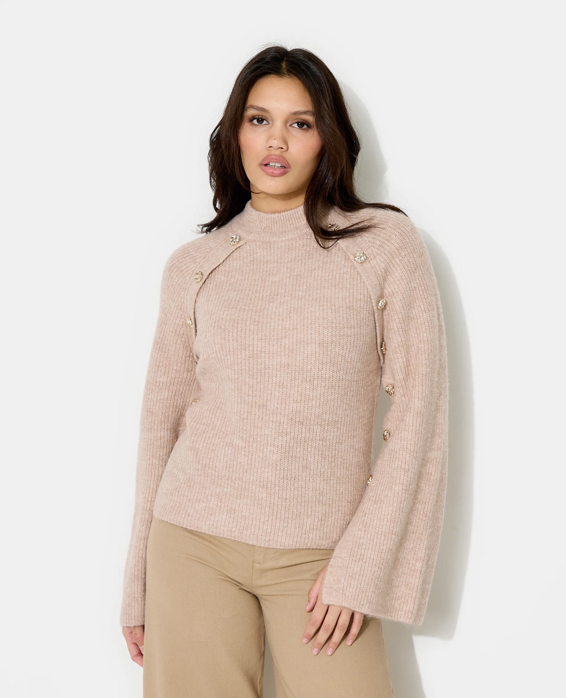 Pull avec boutons fantaisie