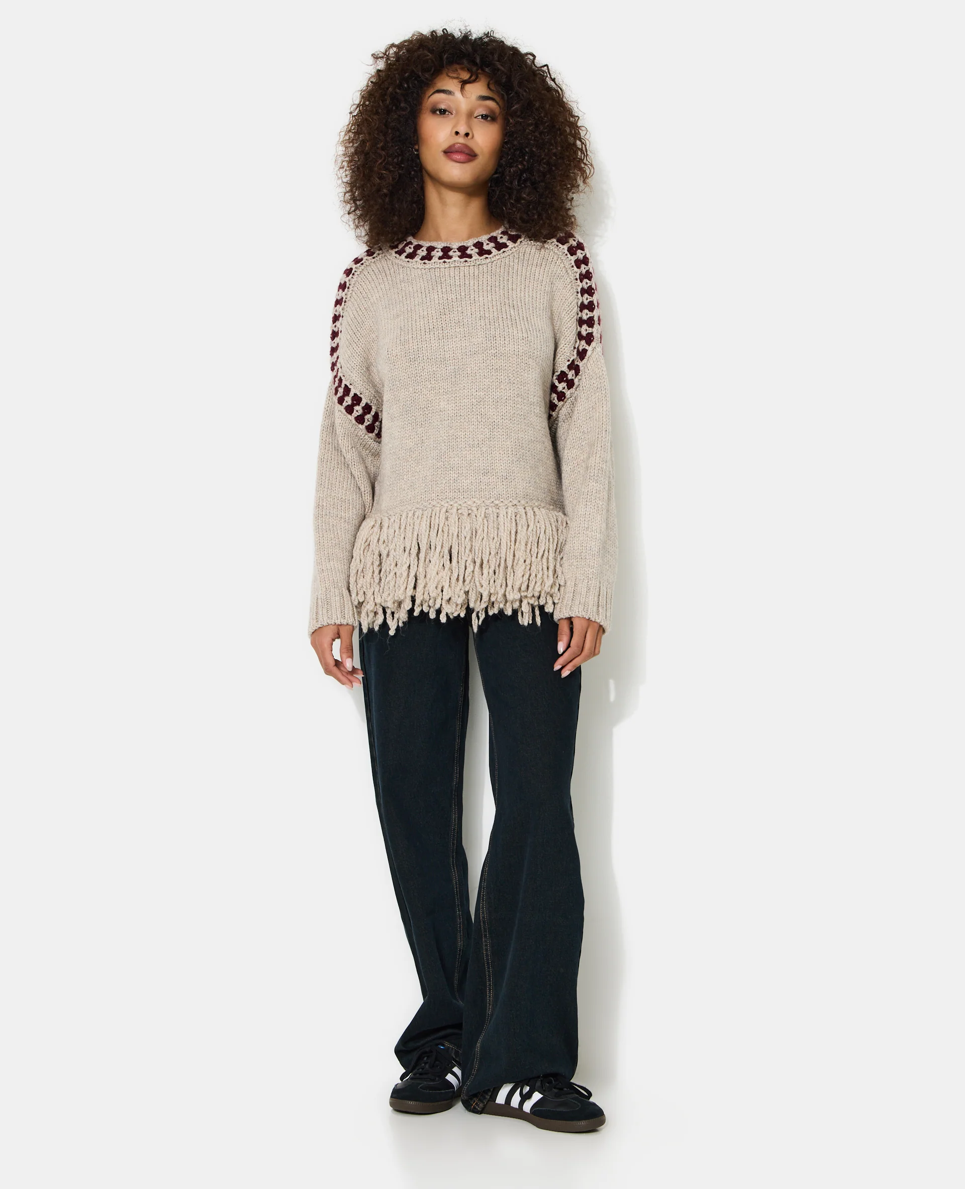 Pull avec franges et détails contrastés - Image 3