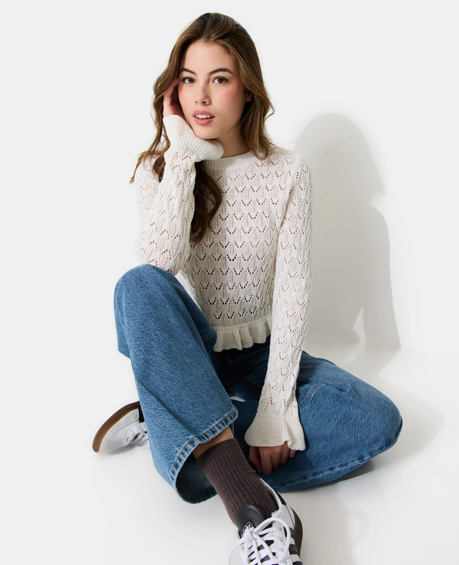 Pull en maille ajourée avec petits volants - Image 7